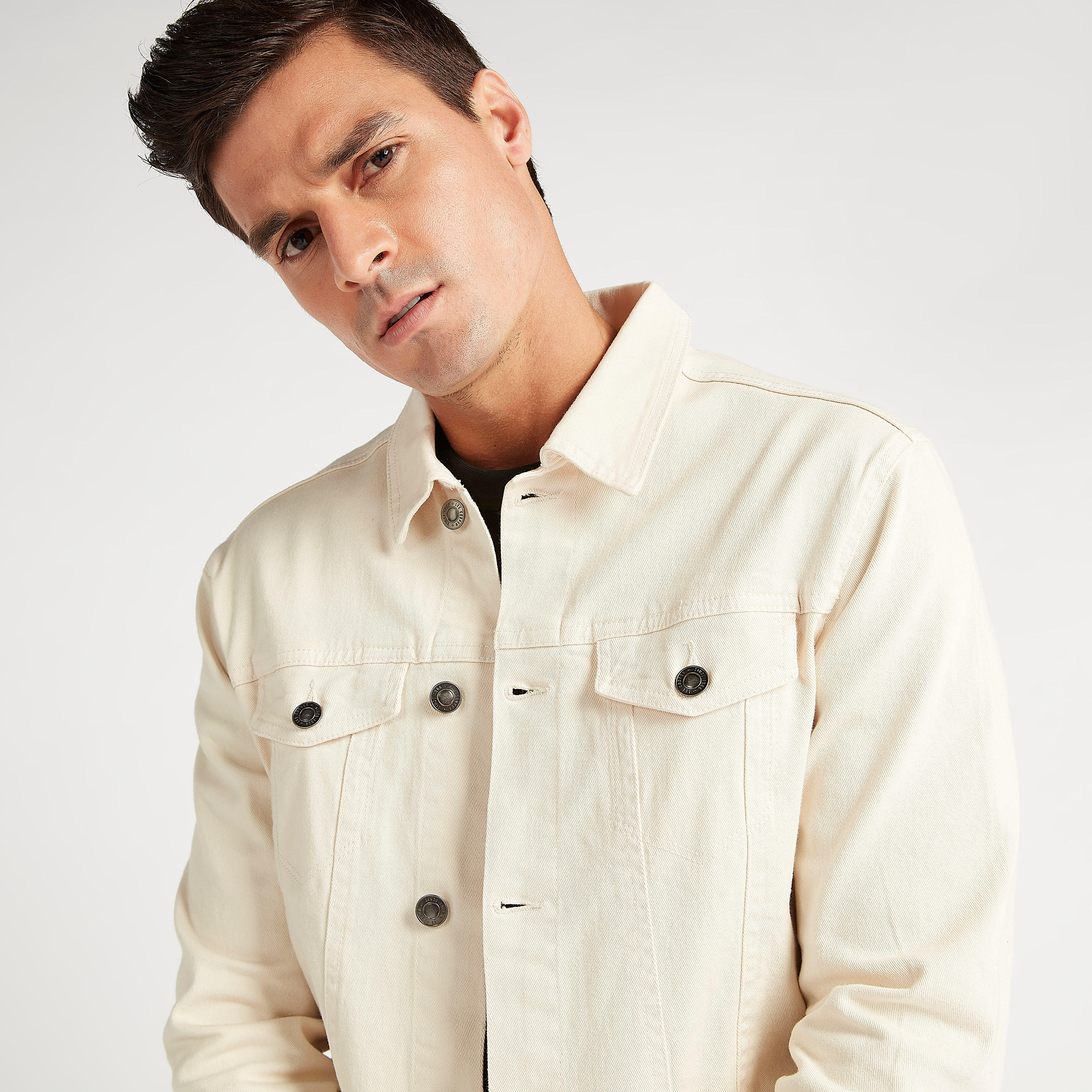 جاكيت مستدام دينم بياقة عادية وزر إغلاق من لي كوبر-men-clothing-jacketsandblazers-jackets-image-3