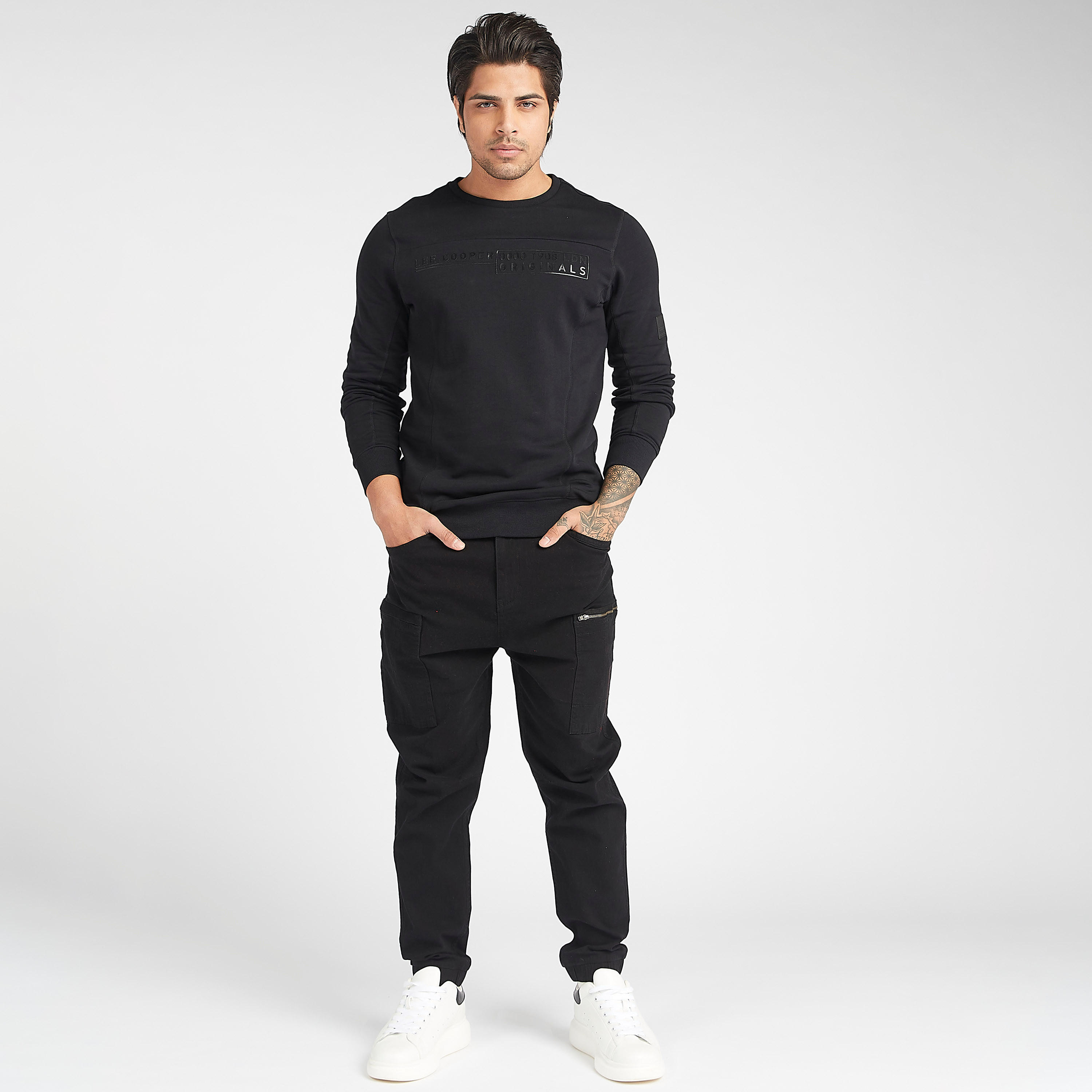 سويت شيرت مستدام بارز الملمس بياقة ضيّقة من لي كوبر-men-winterwear-hoodiesandsweatshirts-image-3