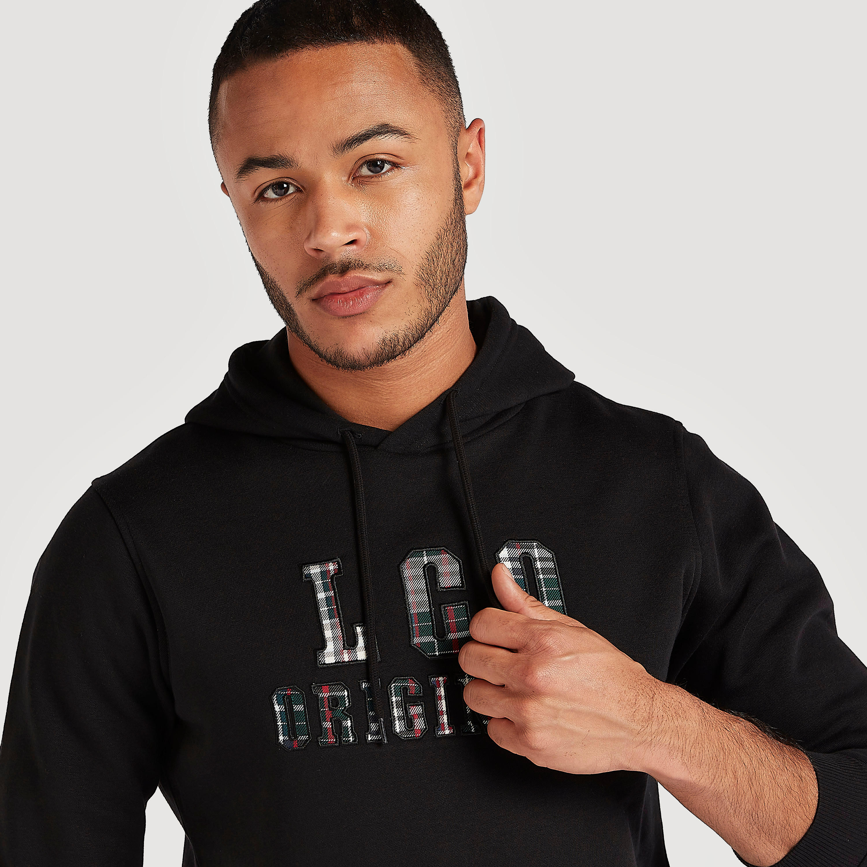 هودي مستدام بتفاصيل زخارف تايبوجرافيك من لي كوبر-men-winterwear-hoodiesandsweatshirts-image-3