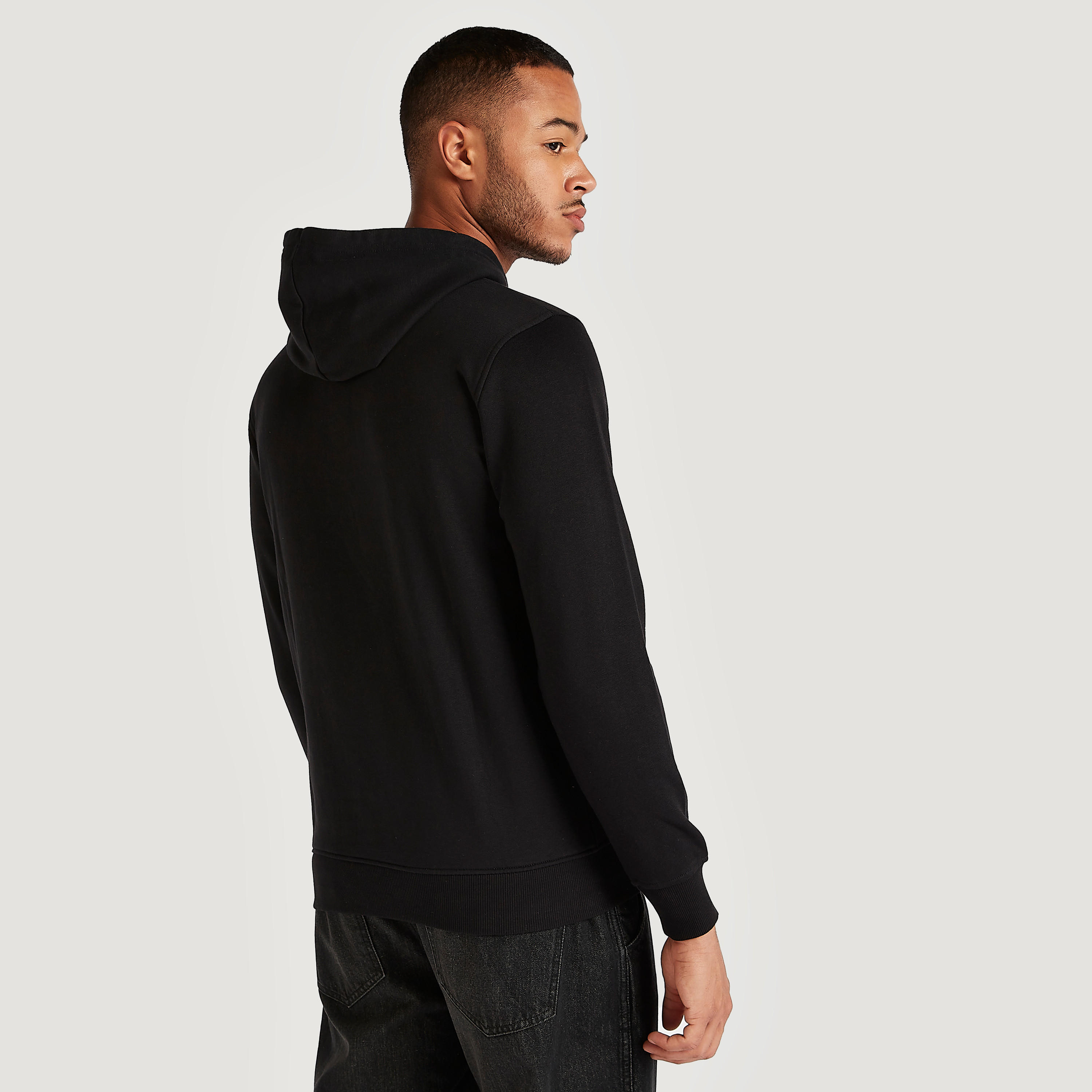 هودي مستدام بتفاصيل زخارف تايبوجرافيك من لي كوبر-men-winterwear-hoodiesandsweatshirts-image-4