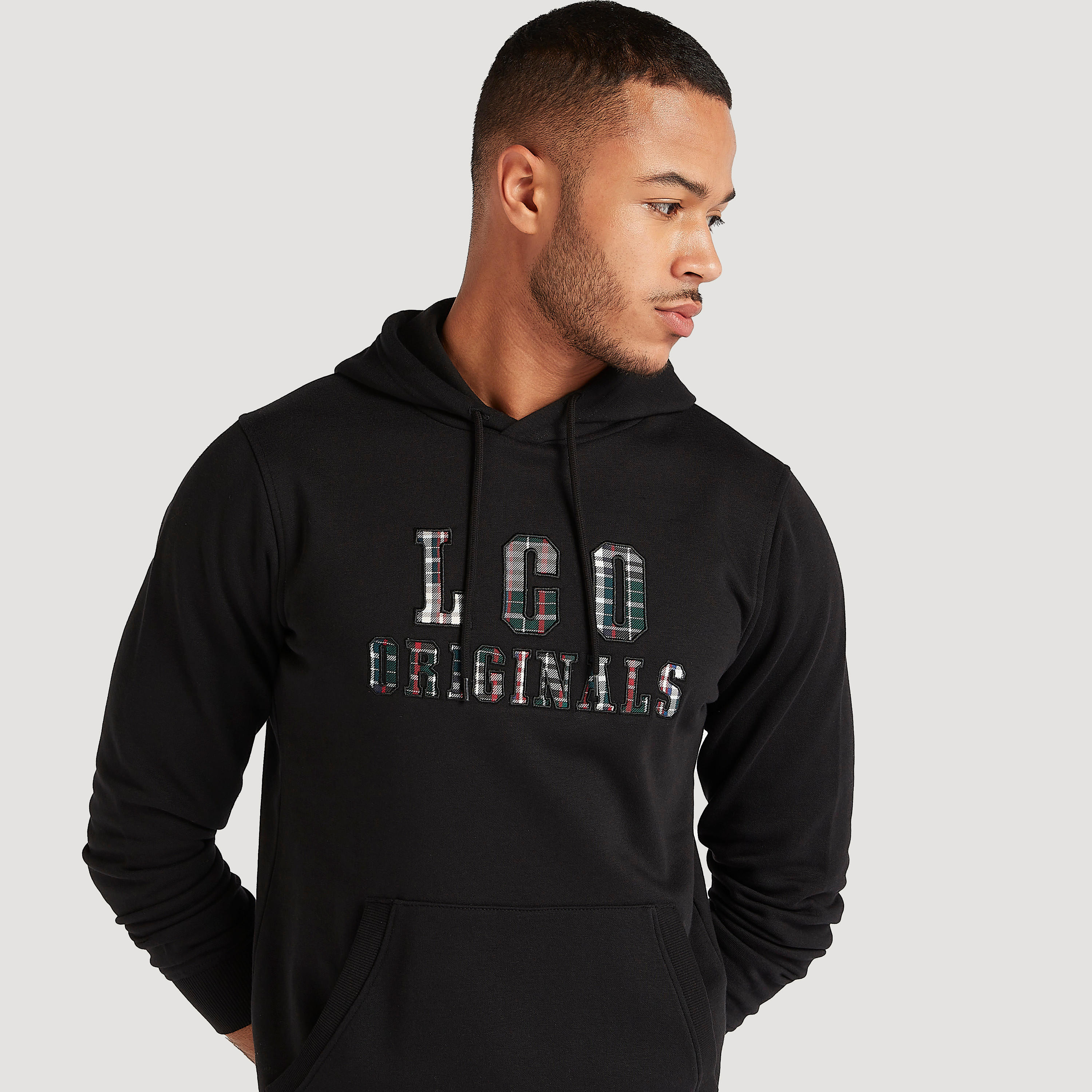هودي مستدام بتفاصيل زخارف تايبوجرافيك من لي كوبر-men-winterwear-hoodiesandsweatshirts-image-5