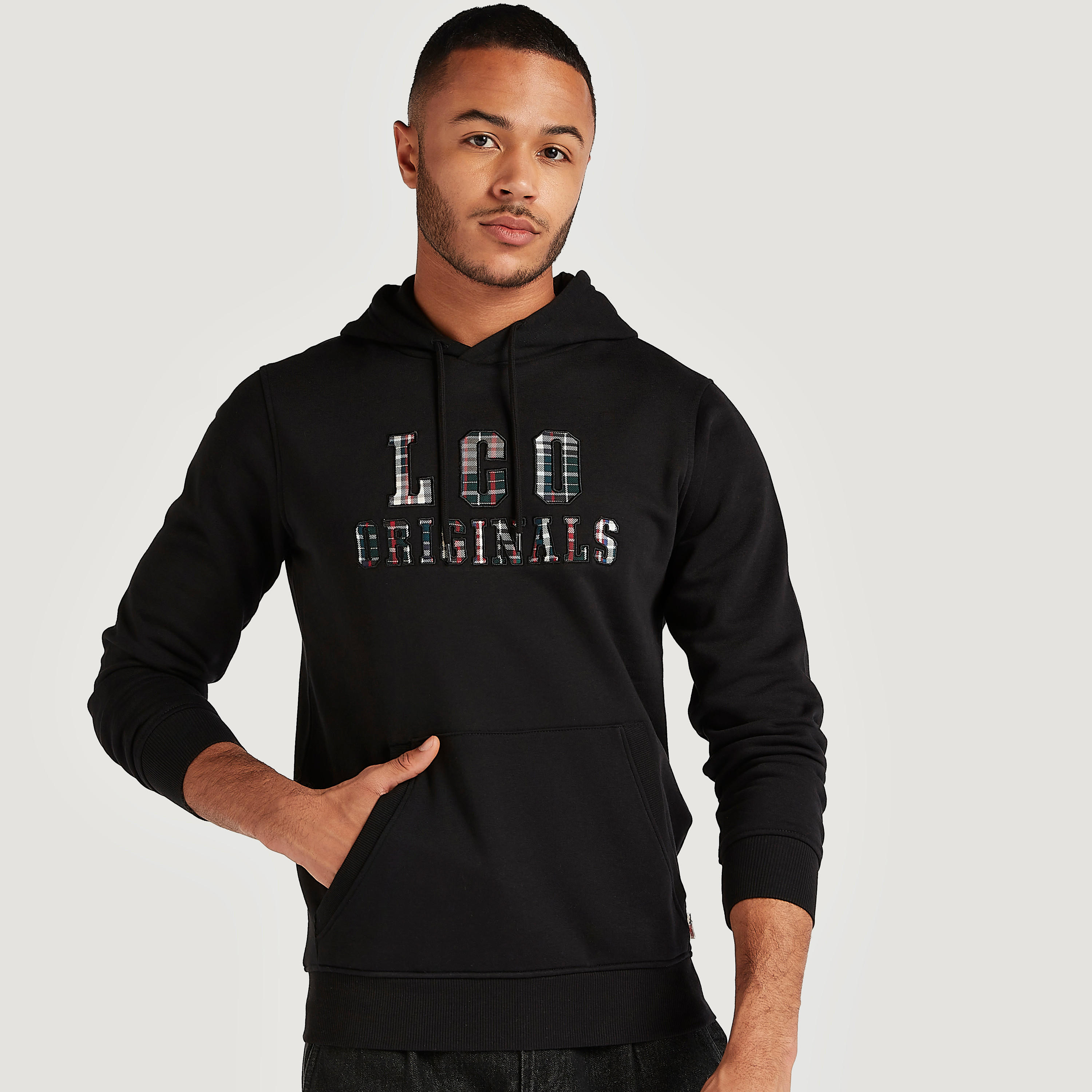 هودي مستدام بتفاصيل زخارف تايبوجرافيك من لي كوبر-men-winterwear-hoodiesandsweatshirts-image-6