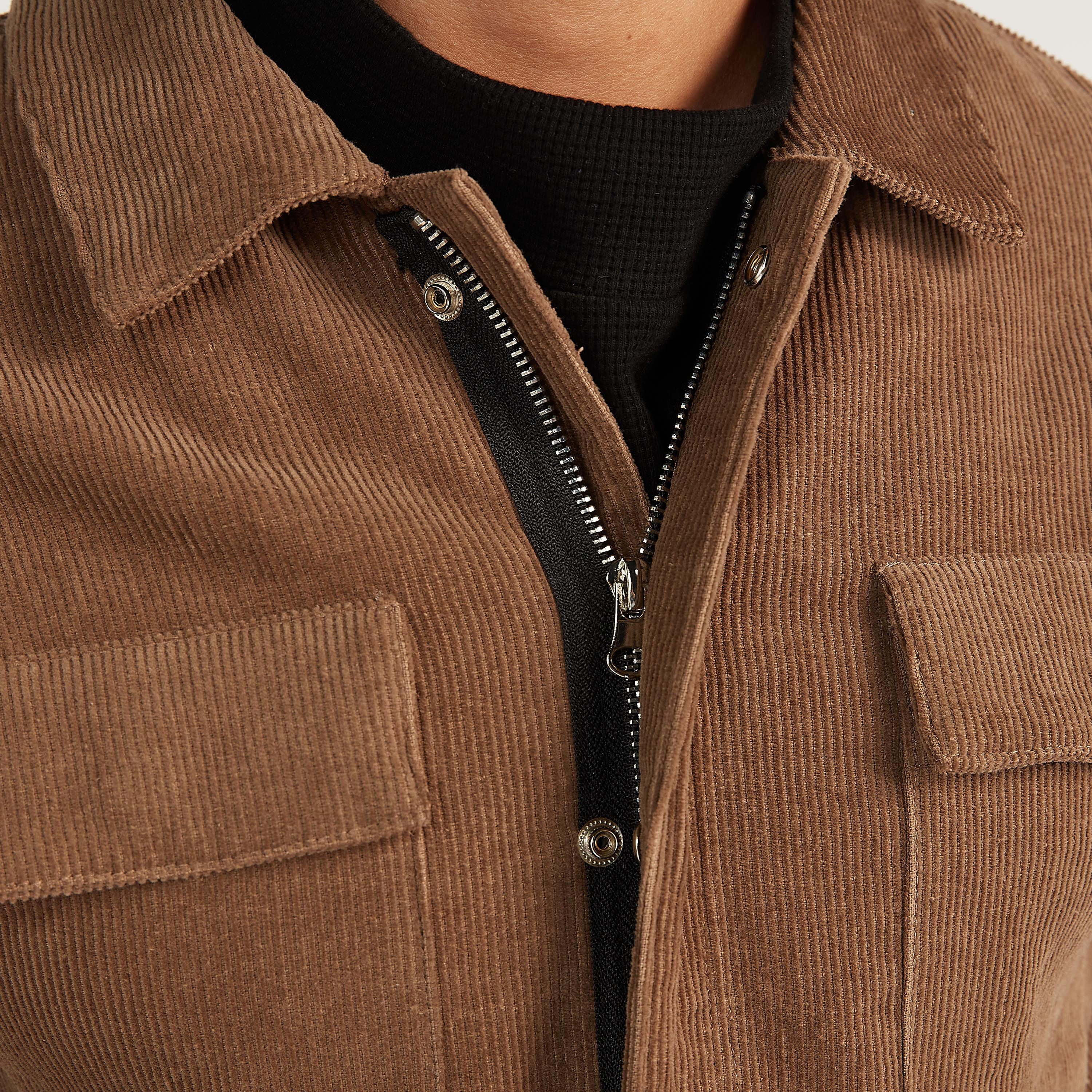 جاكيت مستدام بسحّاب وياقة عادية وجيوب بطيّة من لي كوبر-men-clothing-jacketsandblazers-jackets-image-4