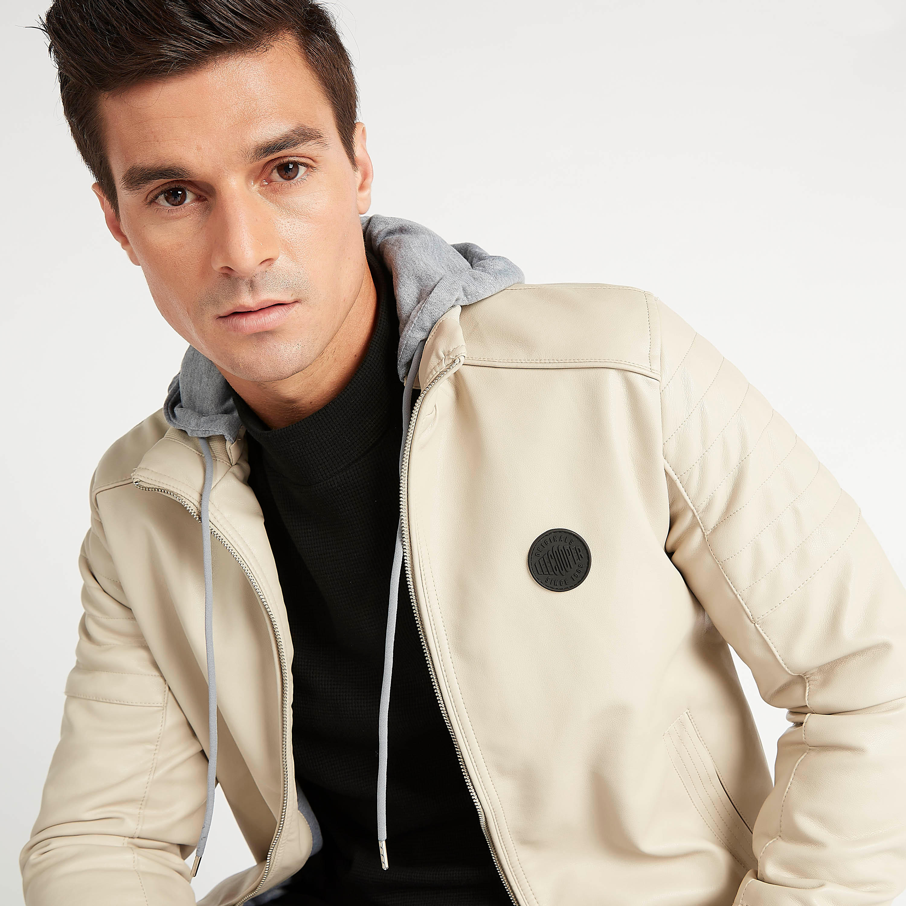 جاكيت بايكر بسحّاب وقبّعة وجيوب من لي كوبر-men-clothing-jacketsandblazers-jackets-image-10