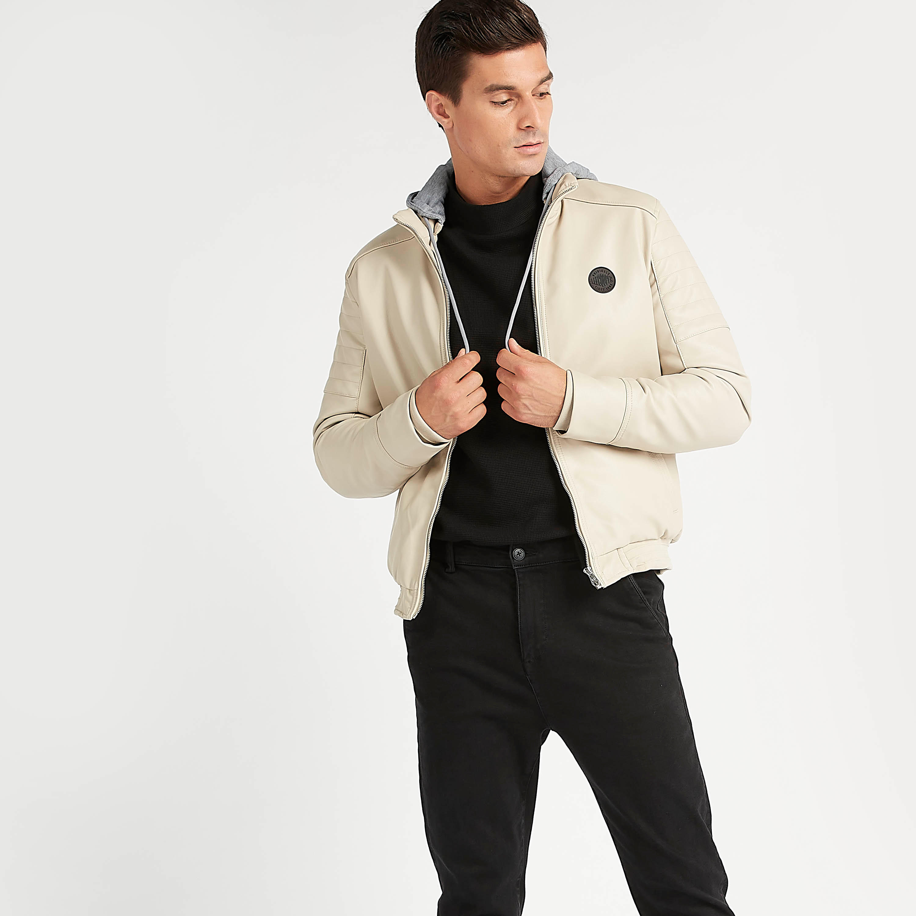 جاكيت بايكر بسحّاب وقبّعة وجيوب من لي كوبر-men-clothing-jacketsandblazers-jackets-image-12