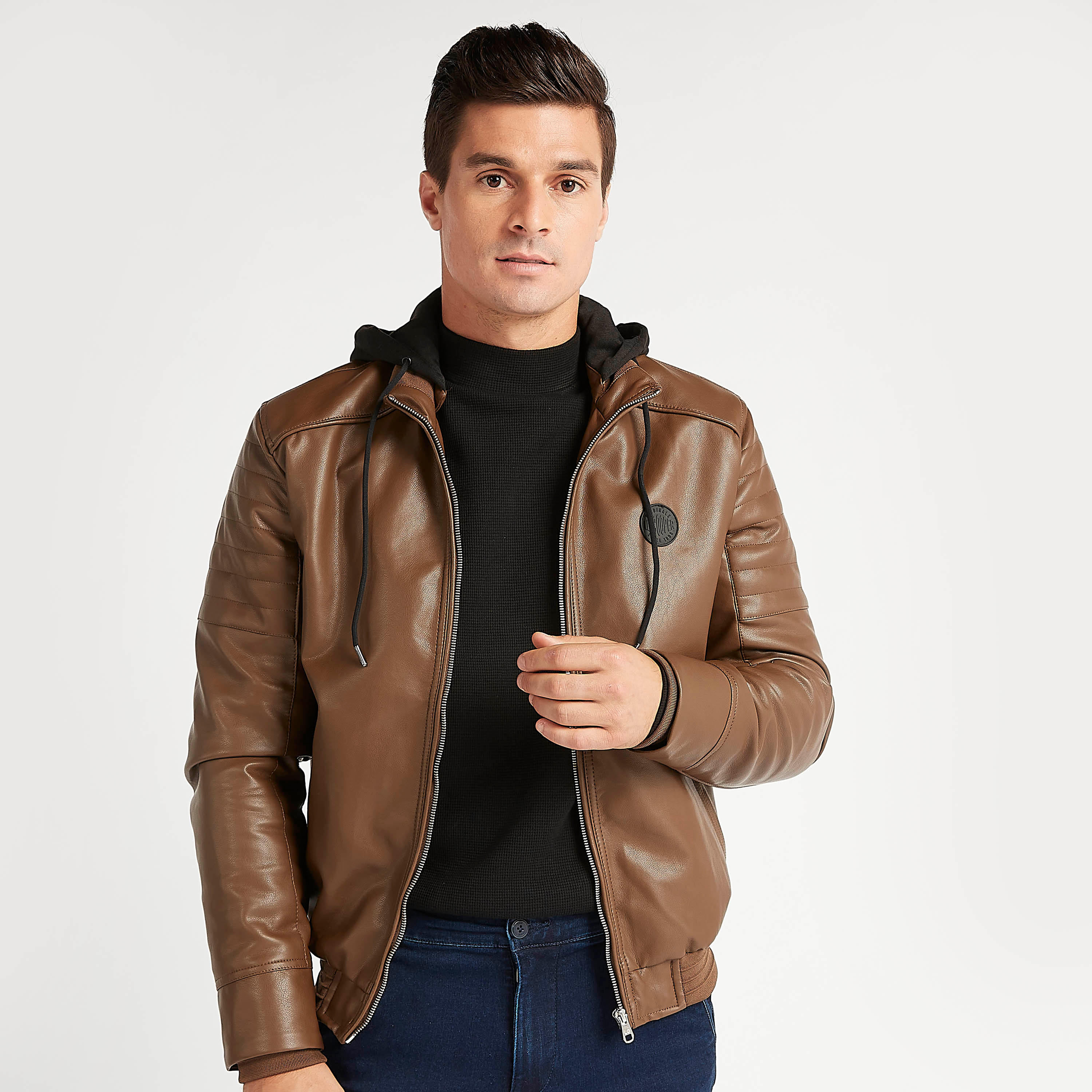 جاكيت بايكر بسحّاب وقبّعة وجيوب من لي كوبر-men-clothing-jacketsandblazers-jackets-image-6