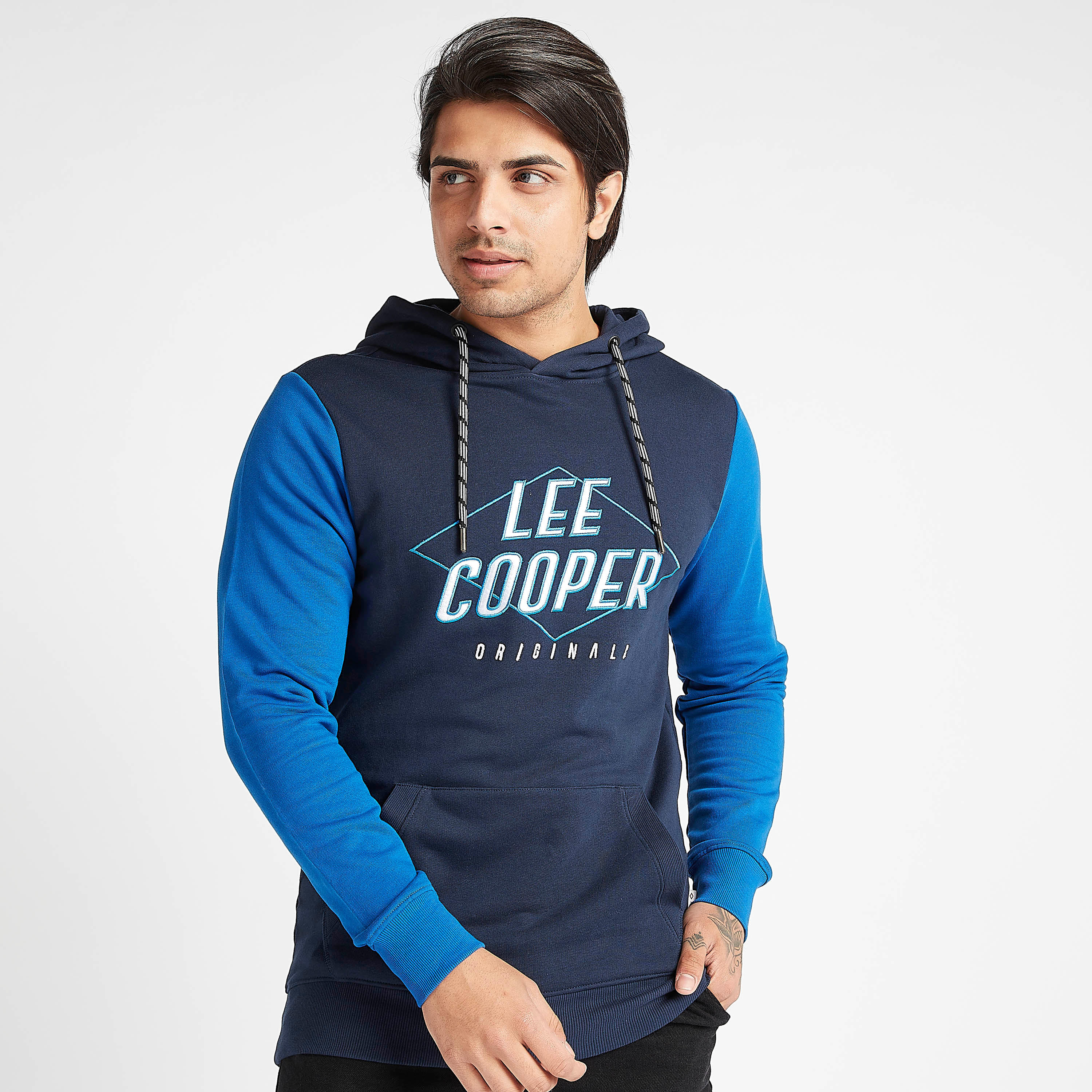 هودي مستدام بأكمام طويلة وجيوب كنغر من لي كوبر-men-winterwear-hoodiesandsweatshirts-image-1