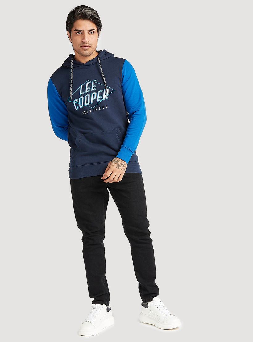 هودي مستدام بأكمام طويلة وجيوب كنغر من لي كوبر-men-winterwear-hoodiesandsweatshirts-image-2