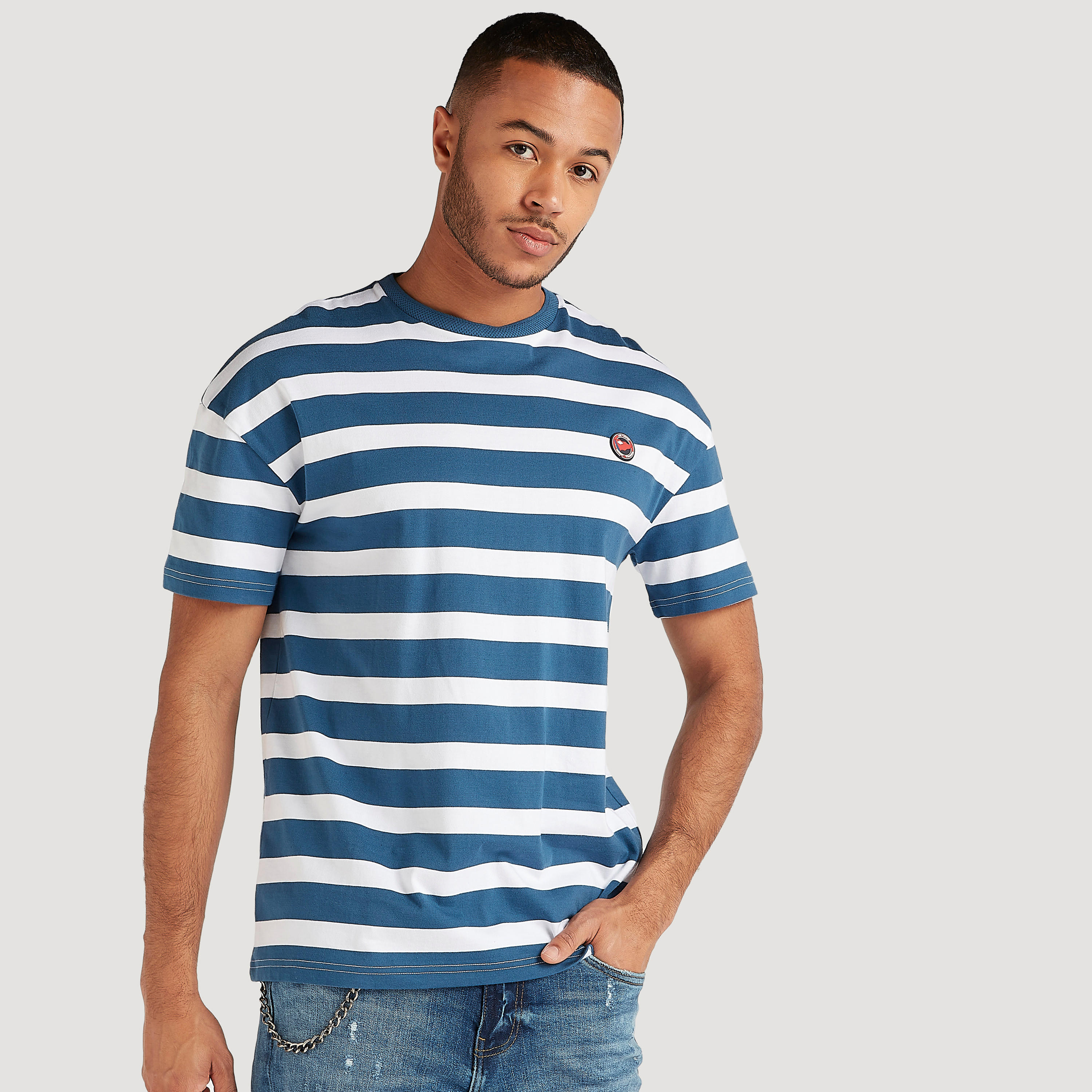 تيشيرت مقلّم بياقة ضيّقة وأكمام قصيرة من لي كوبر-men-clothing-tshirtsandpolos-tshirts-image-5