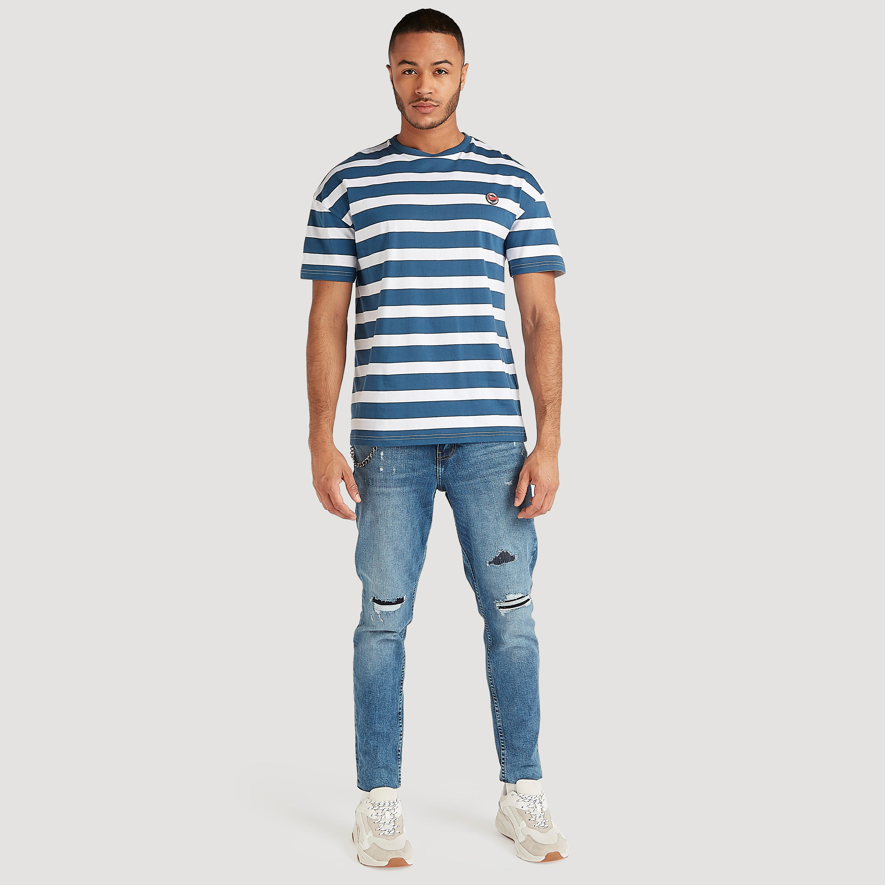 تيشيرت مقلّم بياقة ضيّقة وأكمام قصيرة من لي كوبر-men-clothing-tshirtsandpolos-tshirts-image-4