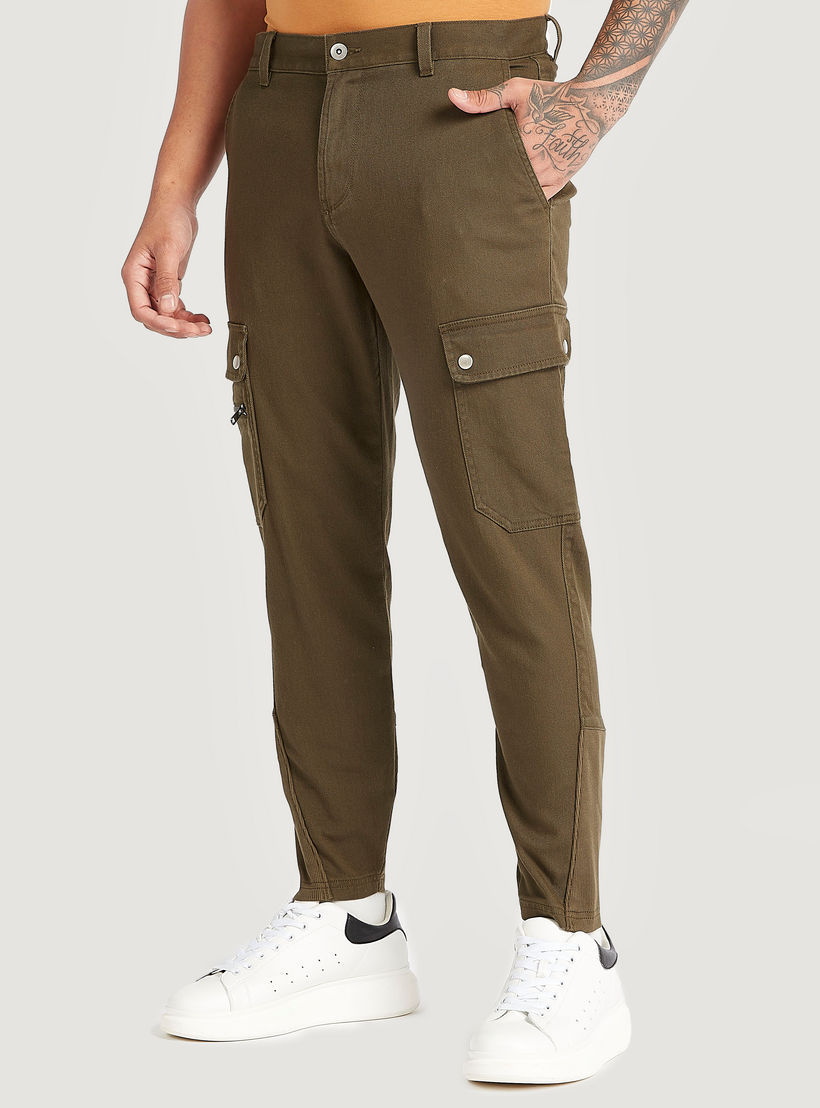 بنطلون كارجو سادة مع زر إغلاق مع خصر متوسّط الارتفاع-men-clothing-bottoms-trousersandchinos-trousers-image-5