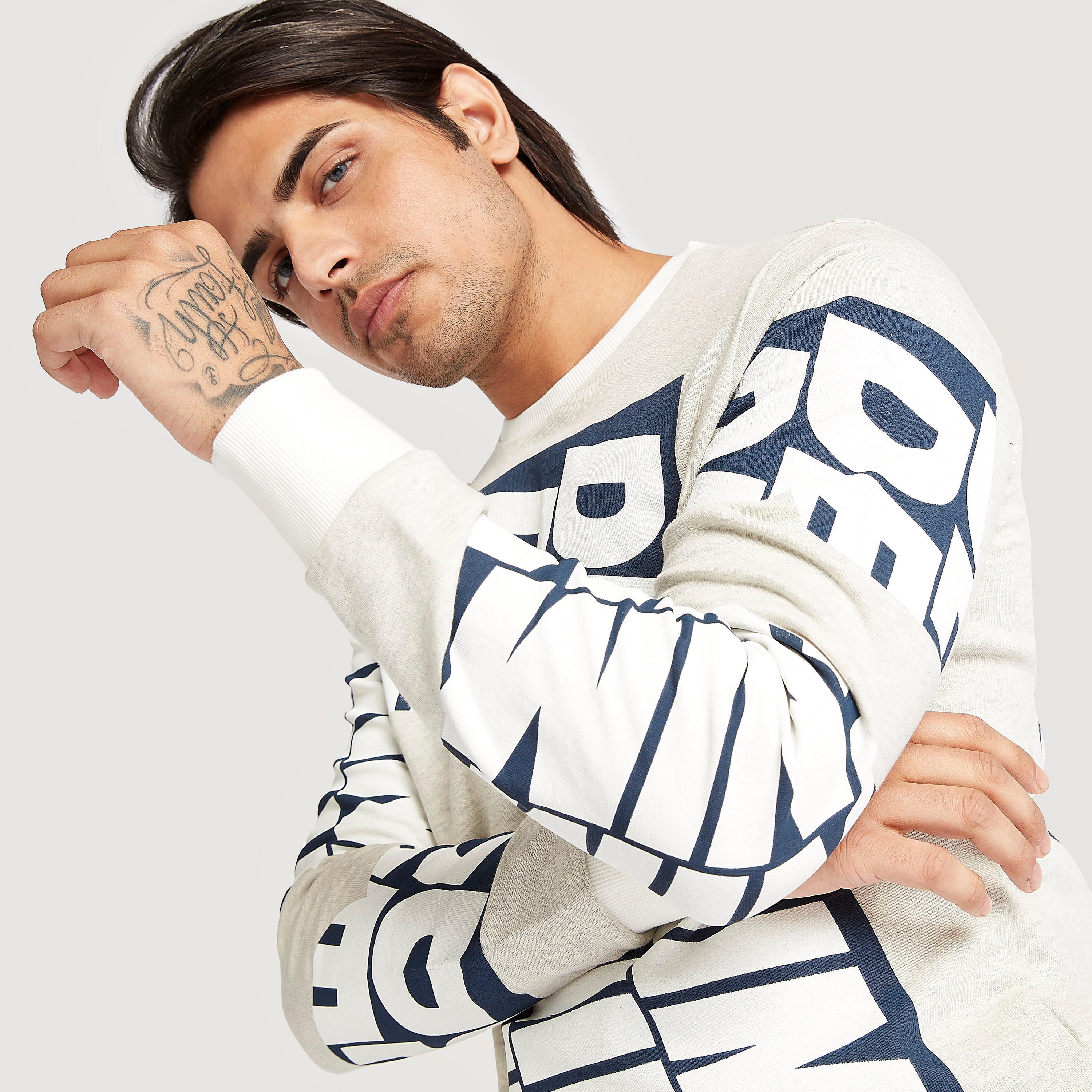 سويت شيرت بياقة ضيّقة وأكمام طويلة وطبعات من لي كوبر-men-winterwear-hoodiesandsweatshirts-image-3