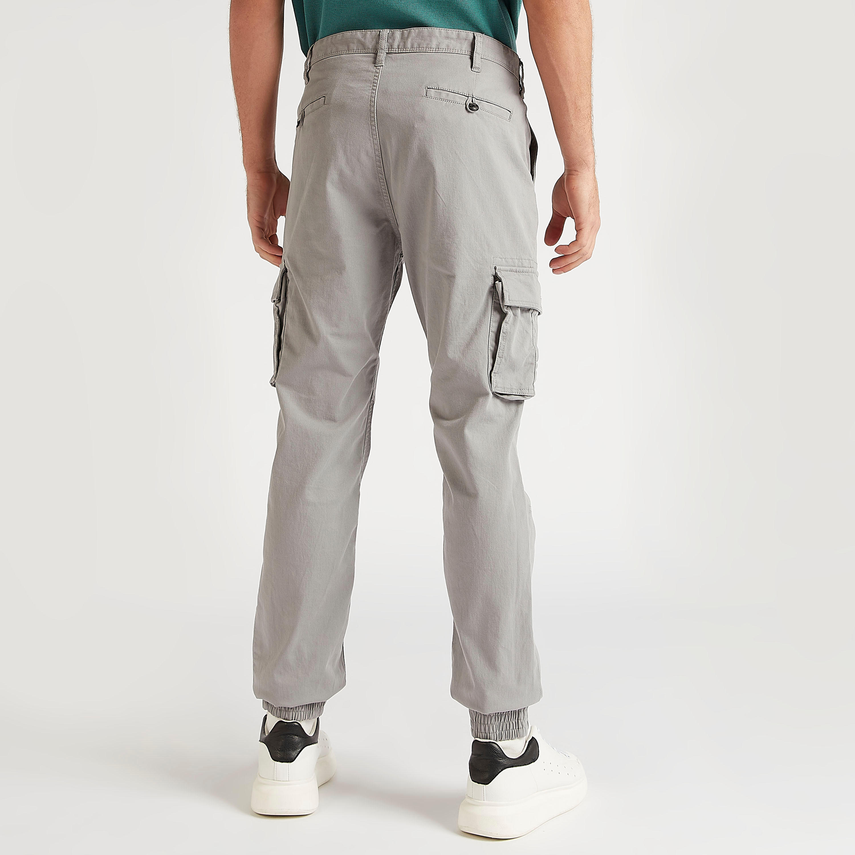 بنطلون كارجو سكيني فيت بخصر منخفض وزر إغلاق من لي كوبر-men-clothing-bottoms-joggers-image-4