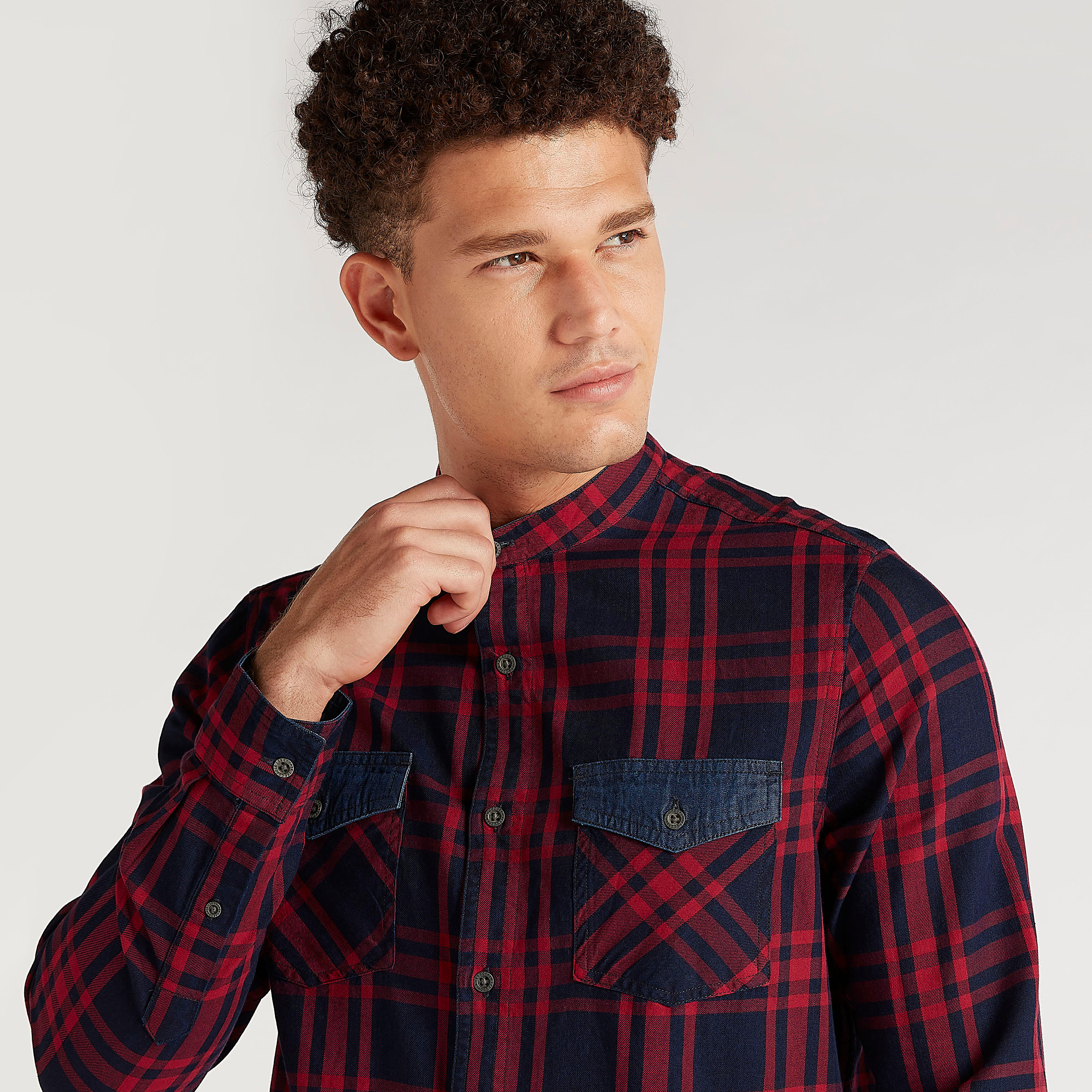 قميص كاروهات بياقة ماندرين وجيوب على الصدر-men-clothing-shirts-image-5