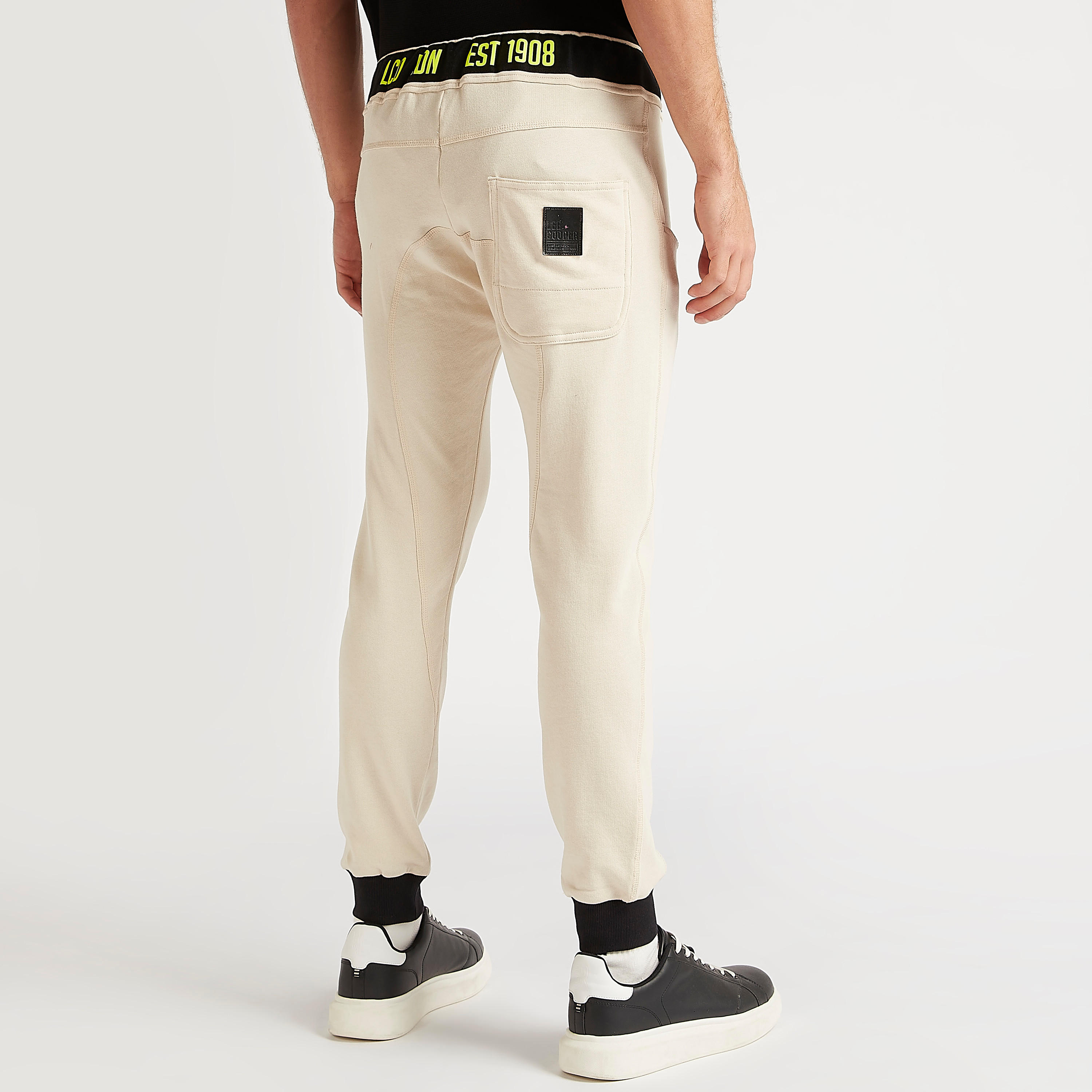 بنطلون رياضي سادة بخصر مطّاطي متوسّط الارتفاع بطبعات من لي كوبر-men-clothing-bottoms-joggers-image-4