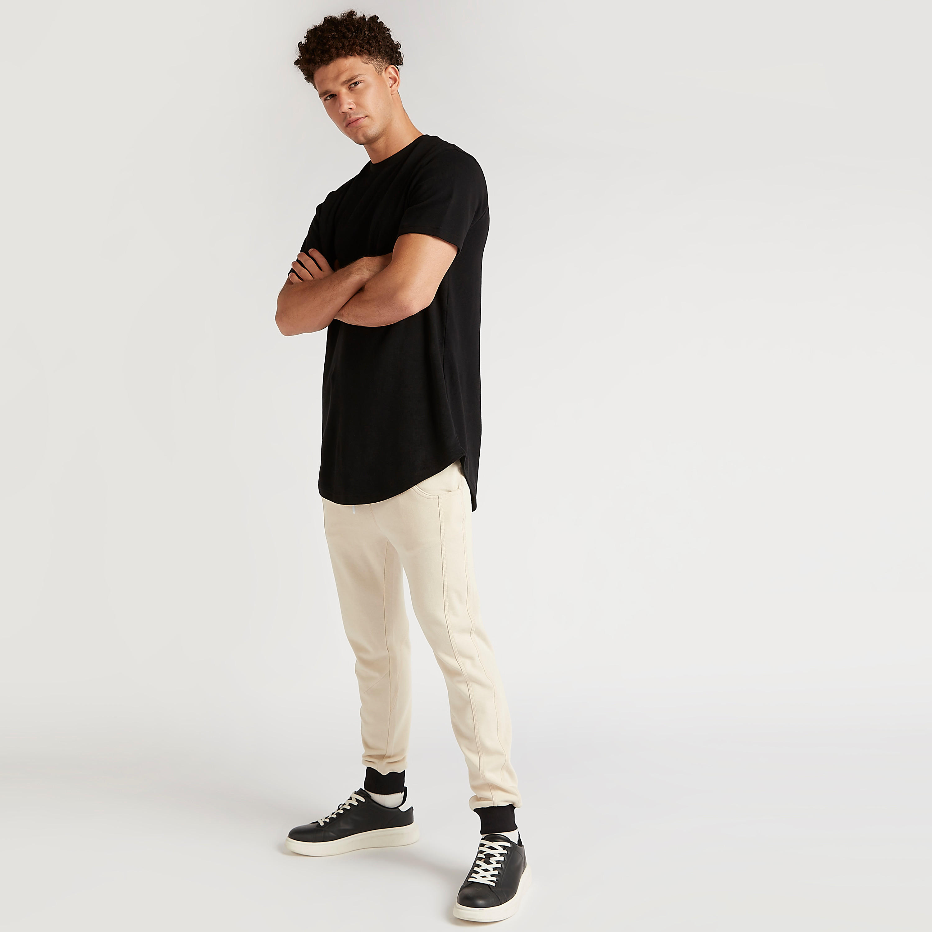 بنطلون رياضي سادة بخصر مطّاطي متوسّط الارتفاع بطبعات من لي كوبر-men-clothing-bottoms-joggers-image-5