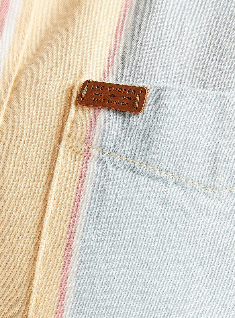 قميص كاروهات مقلّم بقصّة سليم وأكمام طويلة وجيب على الصّدر-men-clothing-shirts-image-3