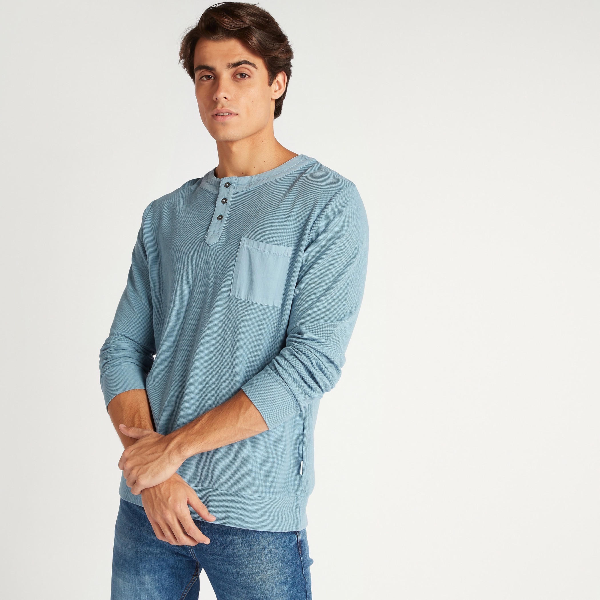تيشيرت بارز الملمس بياقة بأزرار وأكمام طويلة من لي كوبر-men-clothing-tshirtsandpolos-tshirts-image-5