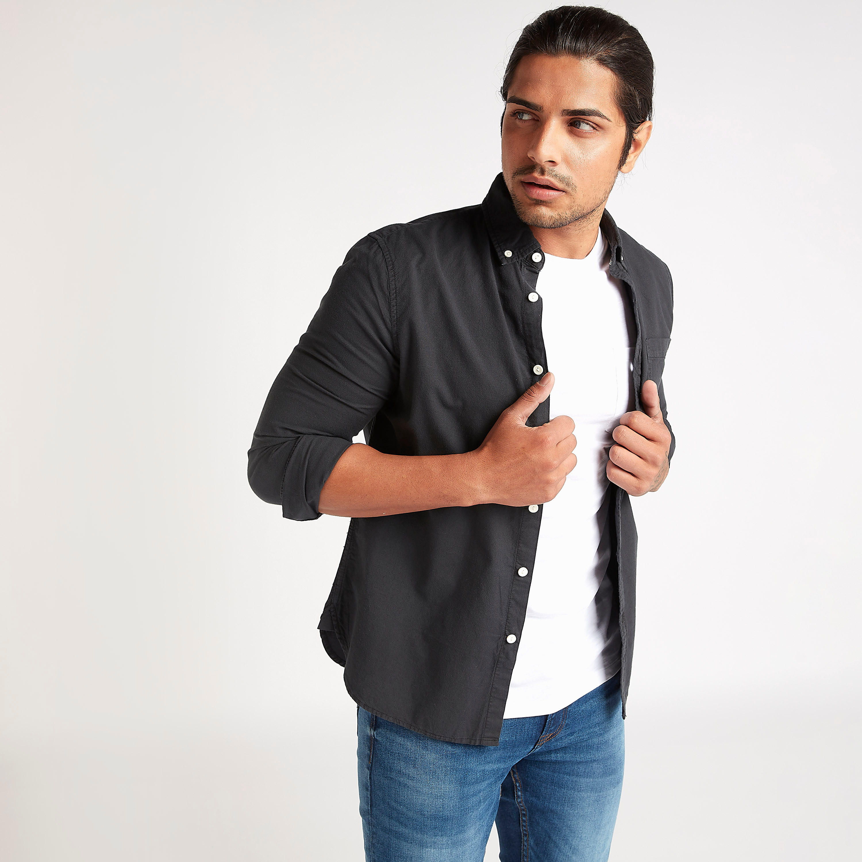 قميص سليم فيت بارز الملمس بجيب خارجي من لي كوبر-men-clothing-shirts-image-1