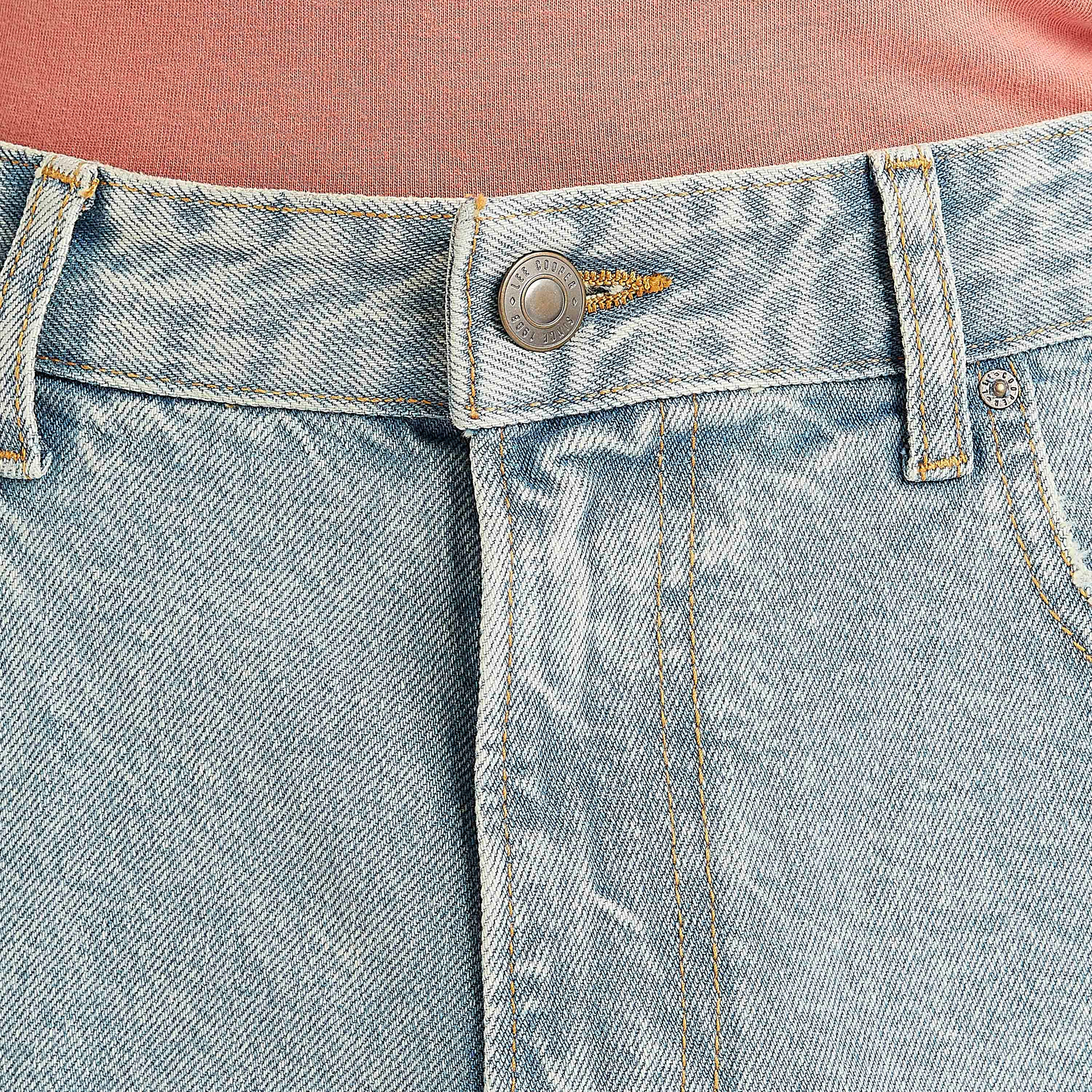 بنطلون جينز دنيم ممزّق بقصّة مريحة وخصر متوسّط الارتفاع من لي كوبر-men-clothing-bottoms-jeans-image-4