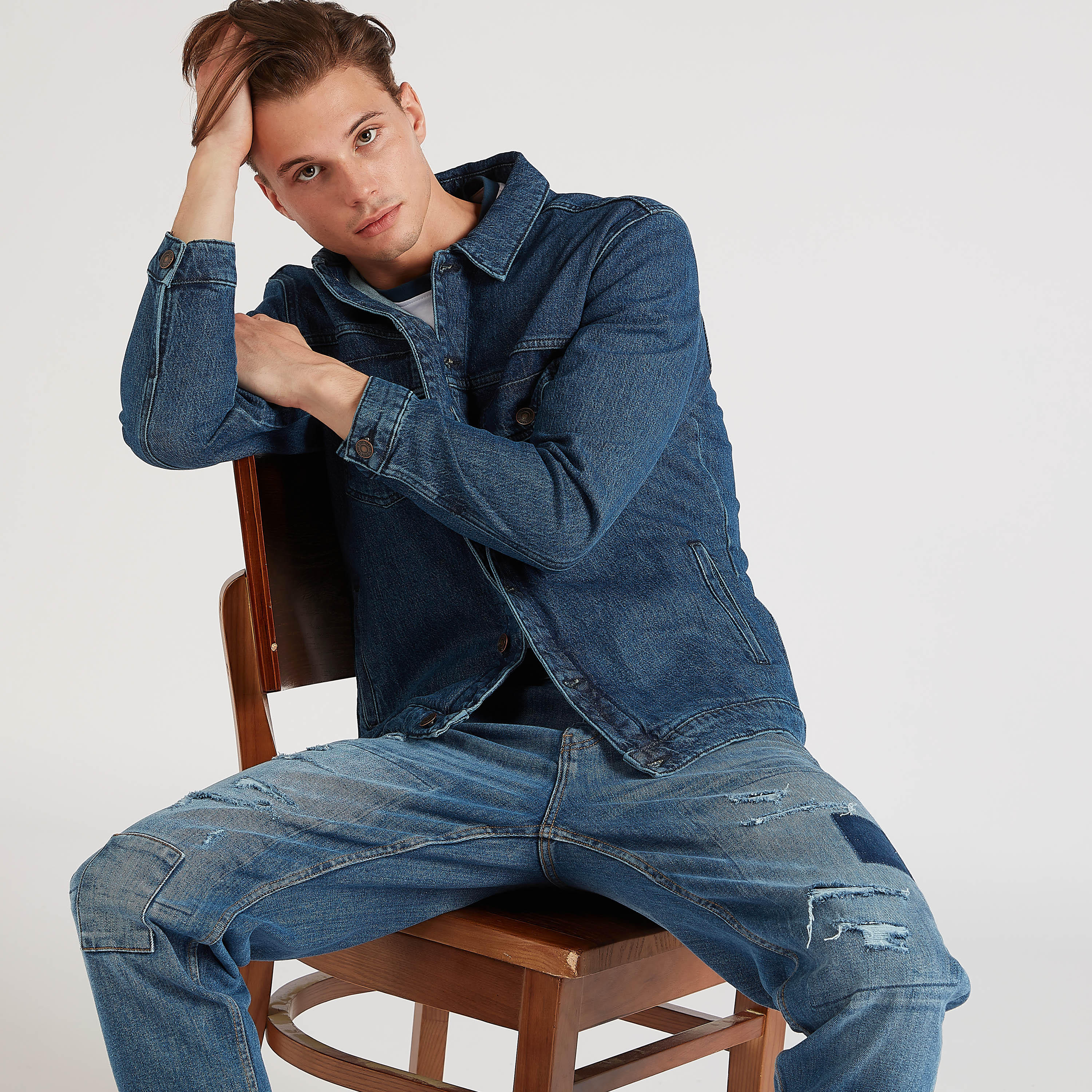 جاكيت دنيم مطرّز بجيوب بطيّة من لي كوبر-men-clothing-jacketsandblazers-jackets-image-1