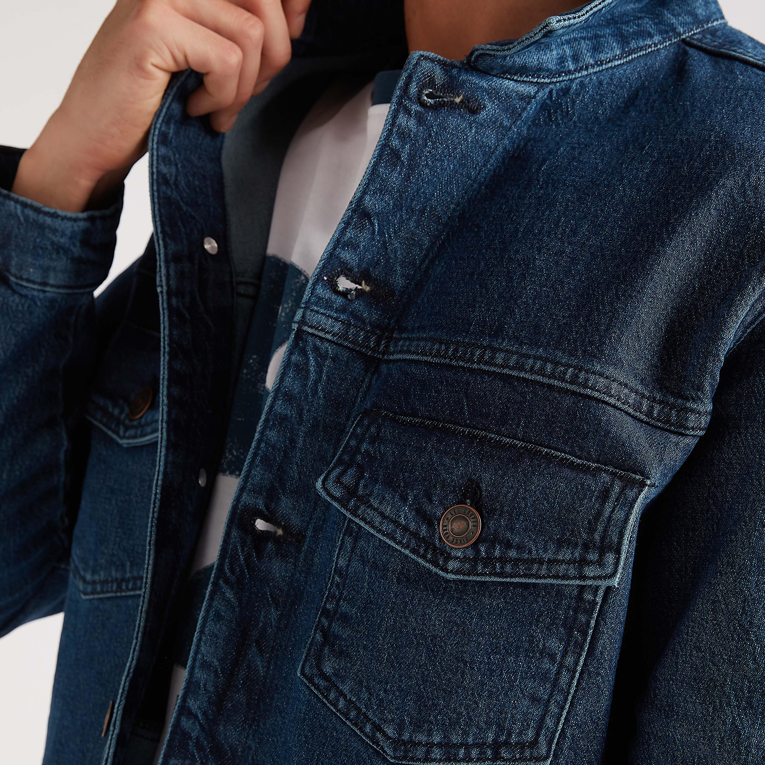جاكيت دنيم مطرّز بجيوب بطيّة من لي كوبر-men-clothing-jacketsandblazers-jackets-image-6