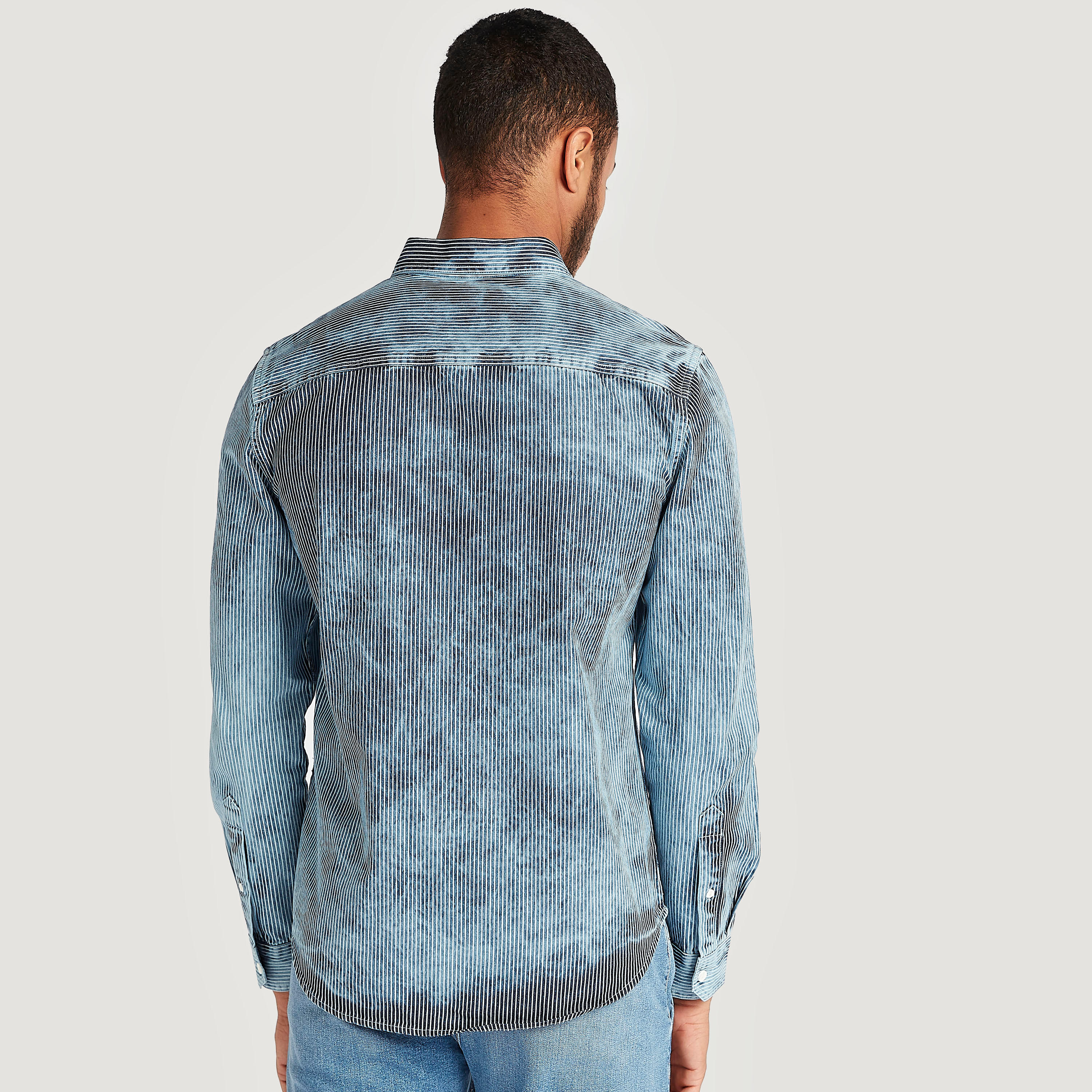 قميص مقلّم بأكمام طويلة وياقة عادية من لي كوبر-men-clothing-shirts-image-4
