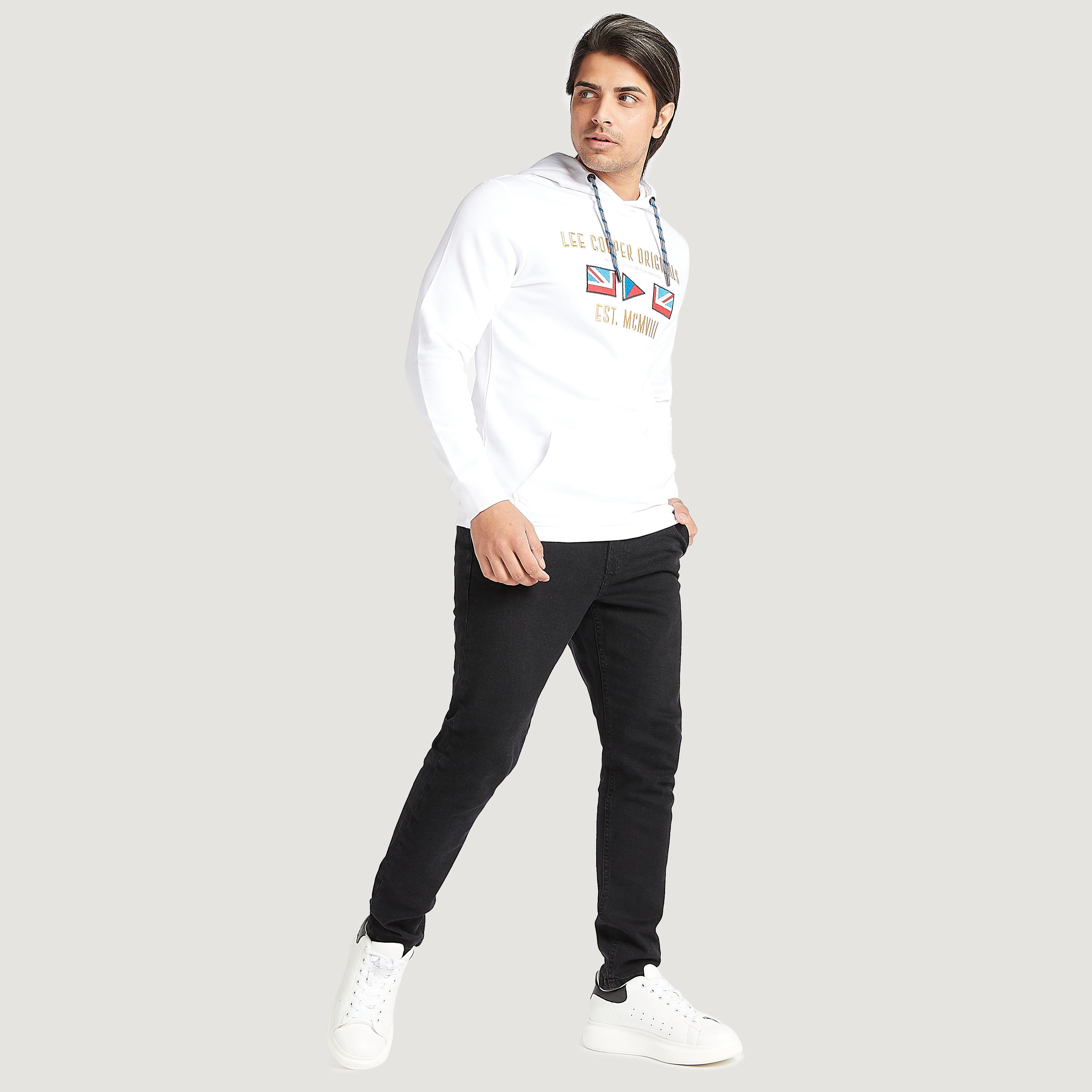 هودي بطبعات وأكمام طويلة وجيوب كنغر من لي كوبر-men-winterwear-hoodiesandsweatshirts-image-2