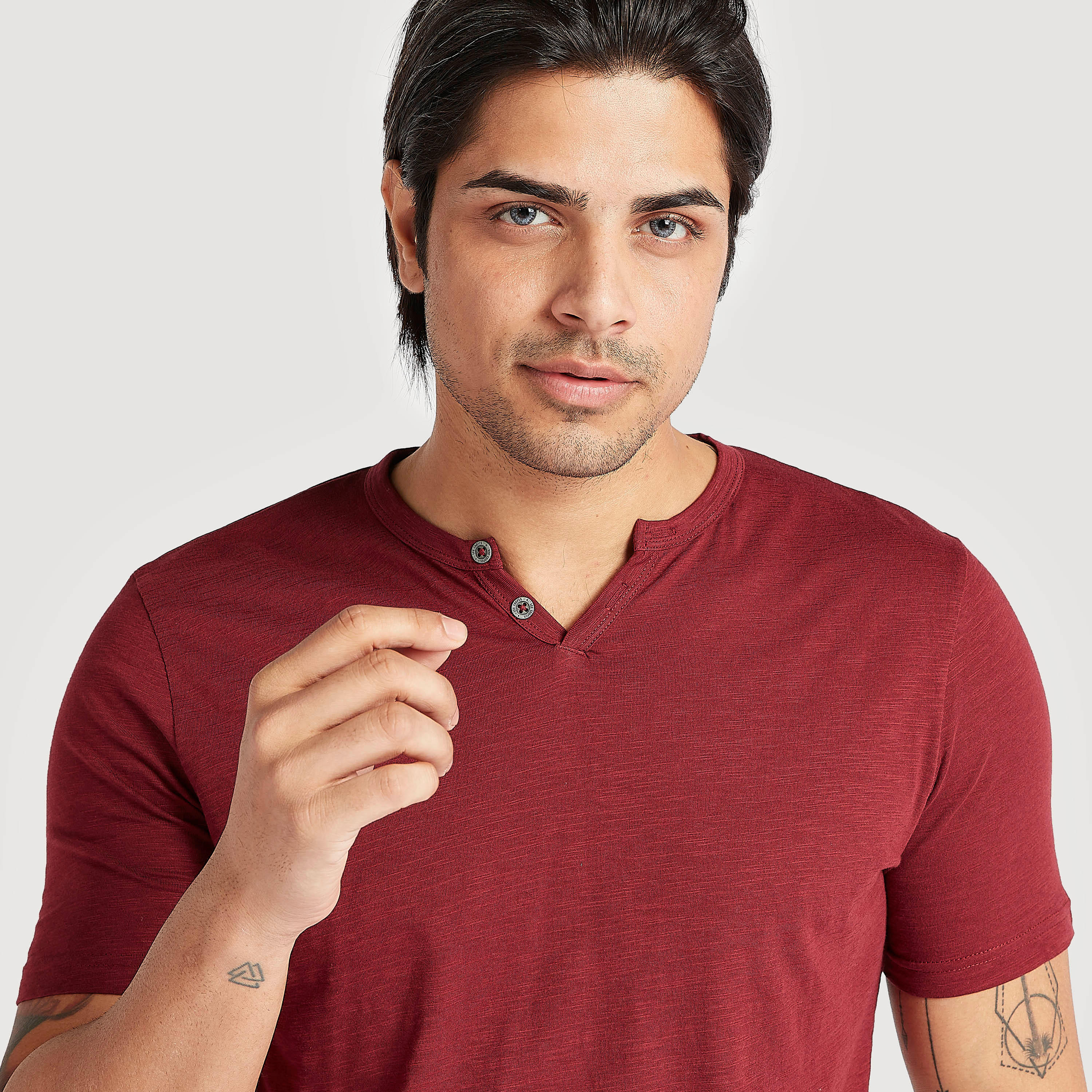 تيشيرت بياقة هينلي وأكمام قصيرة من لي كوبر-men-clothing-tshirtsandpolos-tshirts-image-3