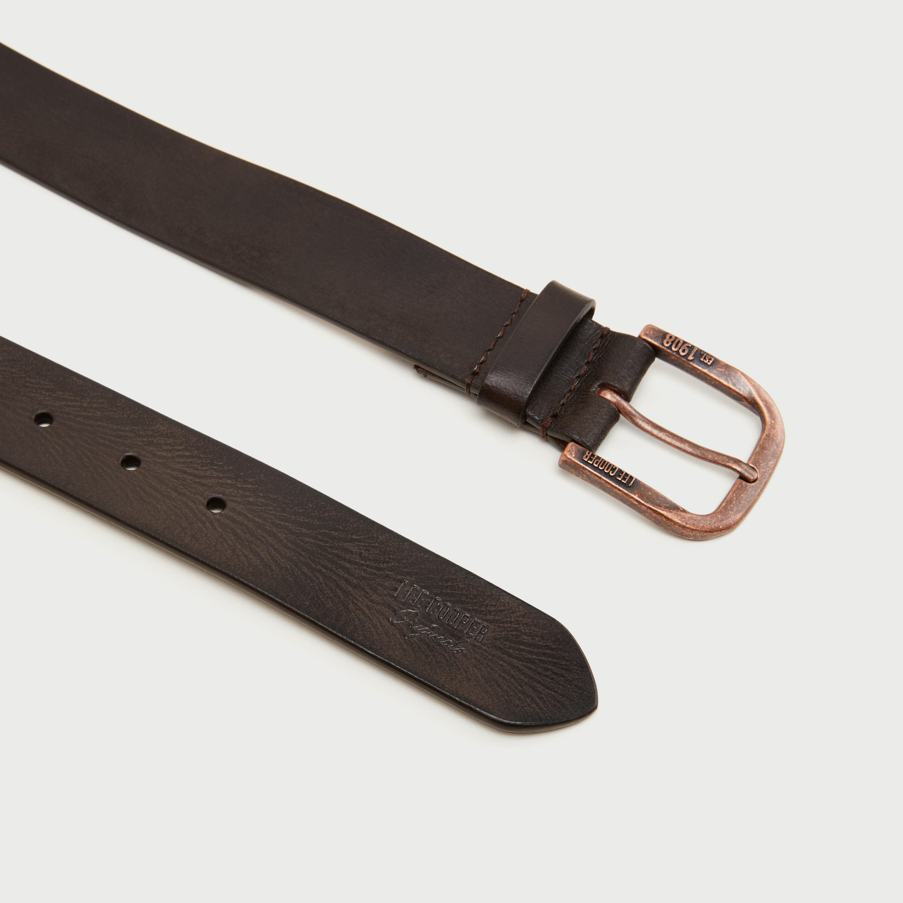 حزام خصر جلد بارز الملمس بإبزيم بدبّوس من لي كوبر-men-beltsandwallets-belts-image-5