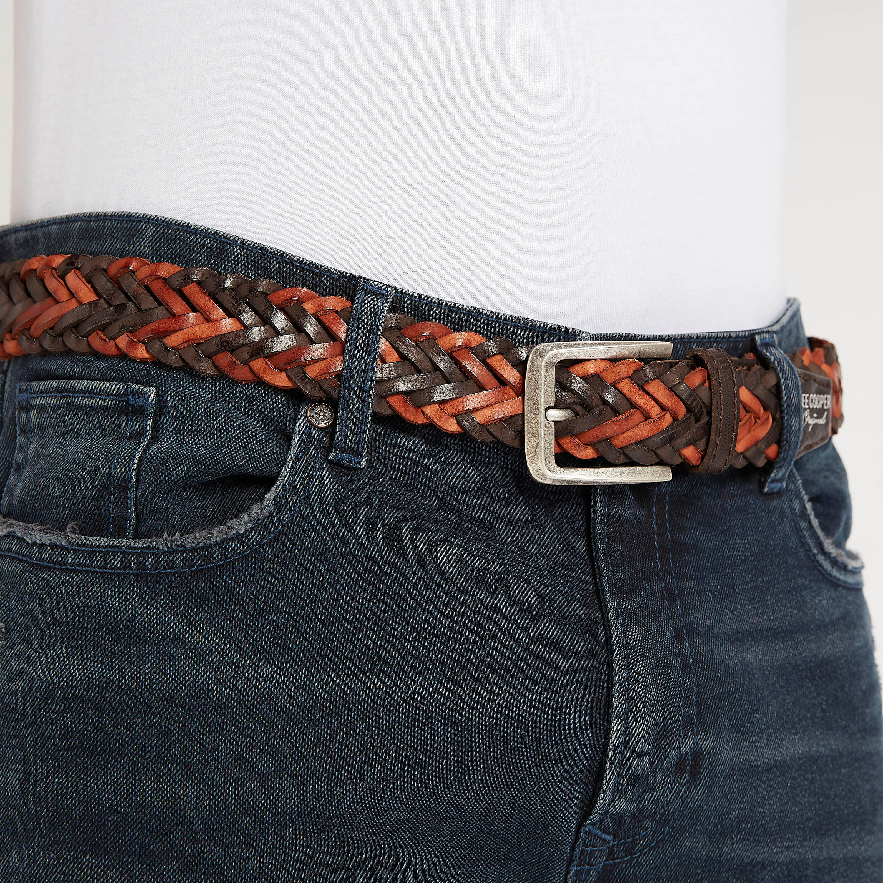 حزام خصر جلد بارز الملمس بإبزيم بدبّوس من لي كوبر-men-beltsandwallets-belts-image-2