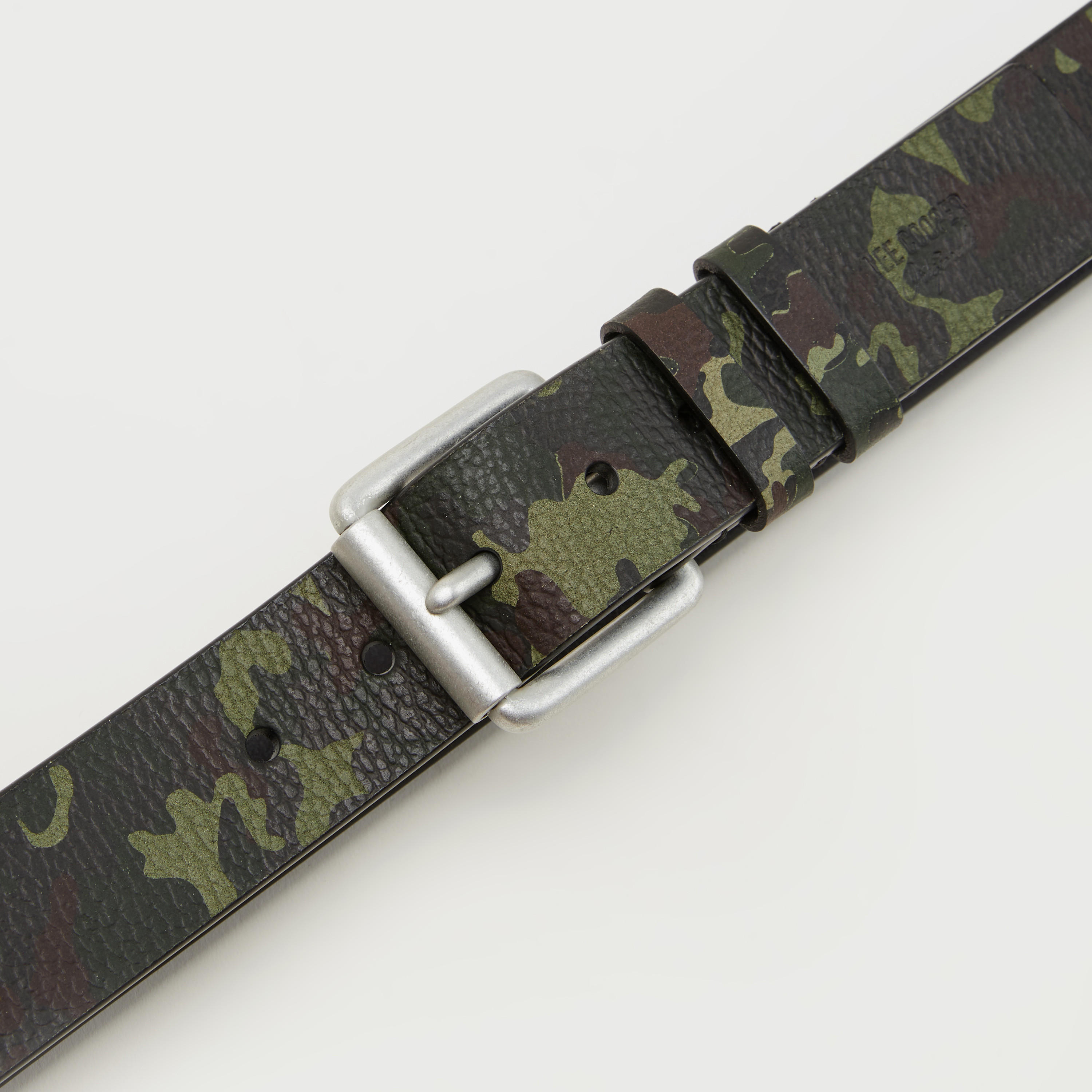 حزام بارز الملمس بإبزيم بدبّوس وتصميم مموّه من لي كوبر-men-beltsandwallets-belts-image-3