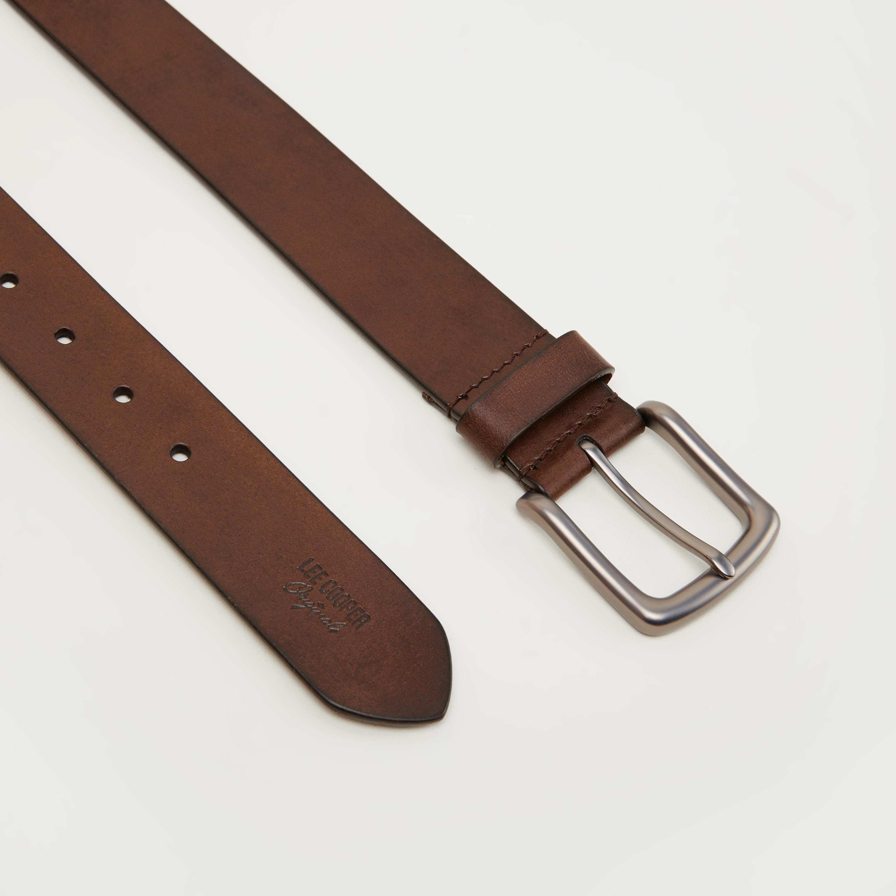 حزام خصر جلد مزيّن بإبزيم بدبّوس من لي كوبر-men-beltsandwallets-belts-image-6