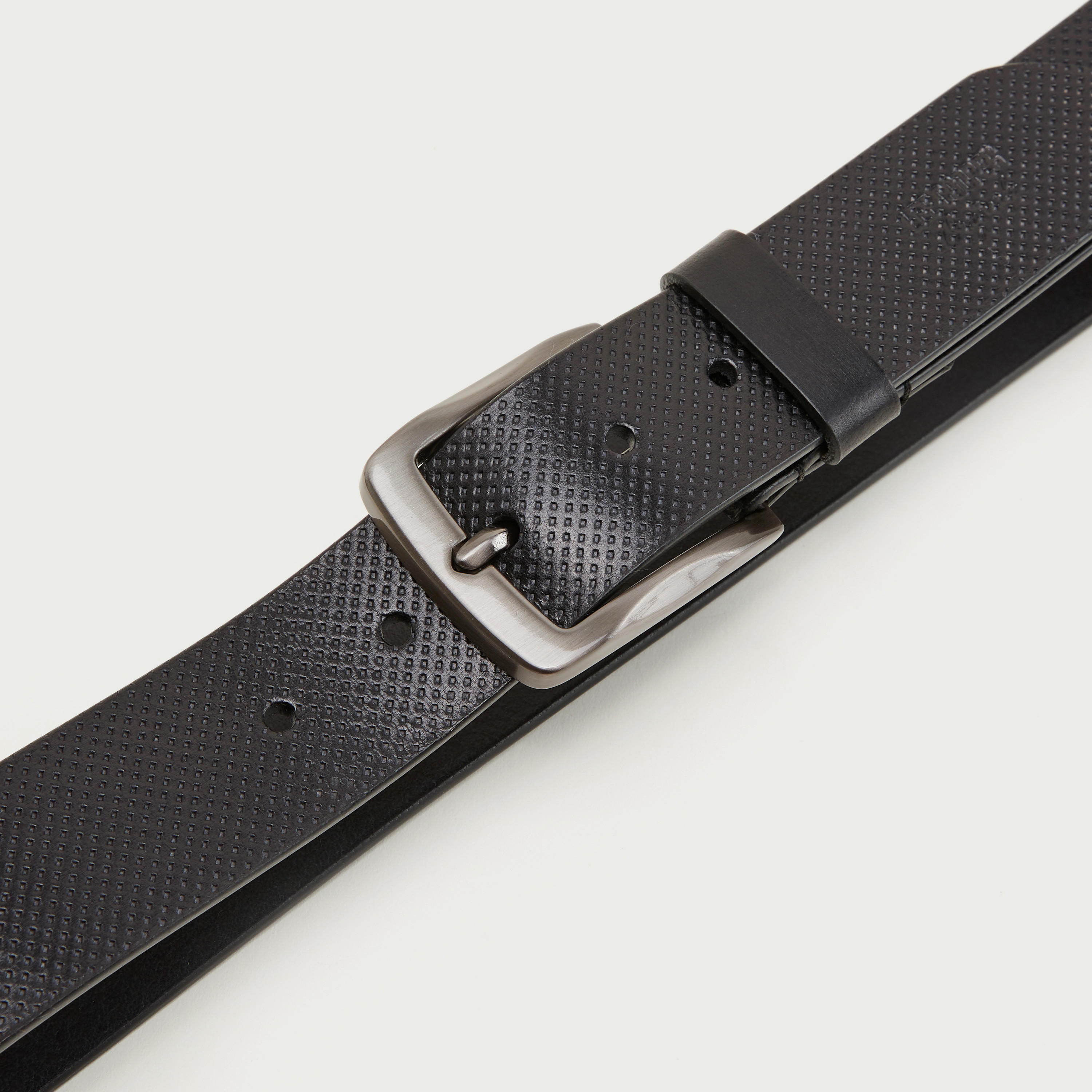 حزام جلد بارز الملمس بإبزيم إغلاق بدبوس من لي كوبر-men-beltsandwallets-belts-image-3