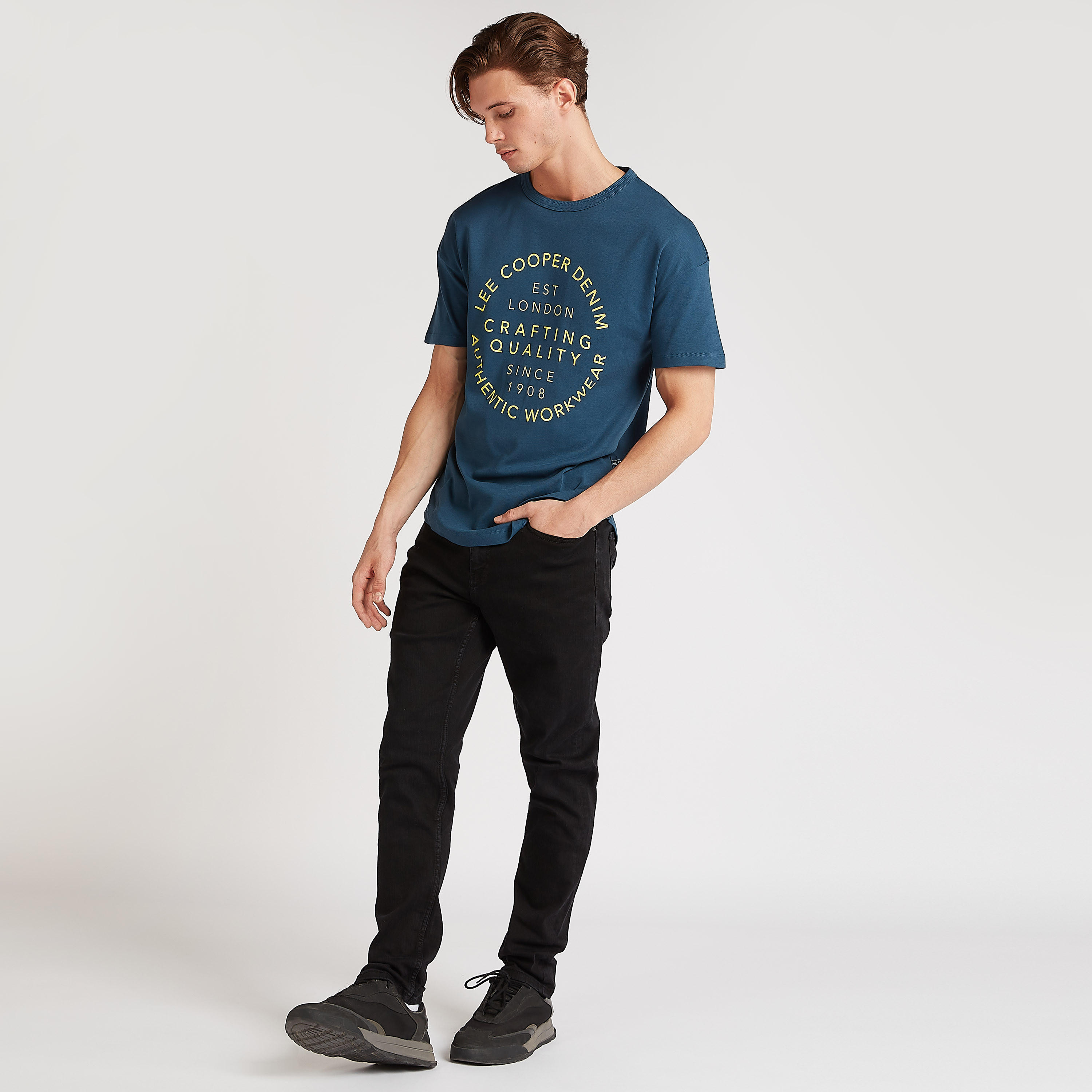 بنطلون جينز دنيم سادة سكيني فيتن بخصر متوسّط الارتفاع من لي كوبر-men-clothing-bottoms-jeans-image-2
