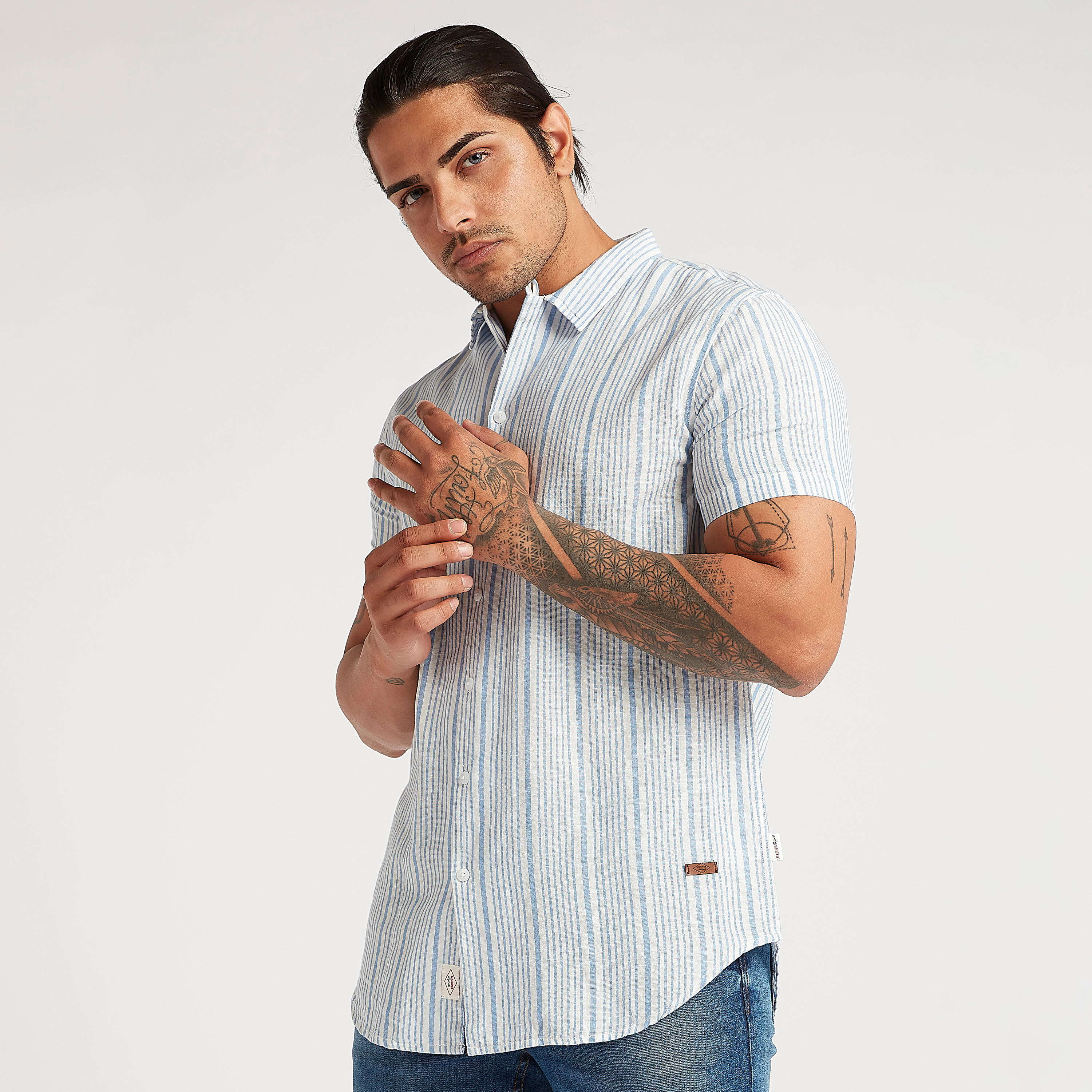 قميص مخطّط بأكمام قصيرة من لي كوبر-men-clothing-shirts-image-6