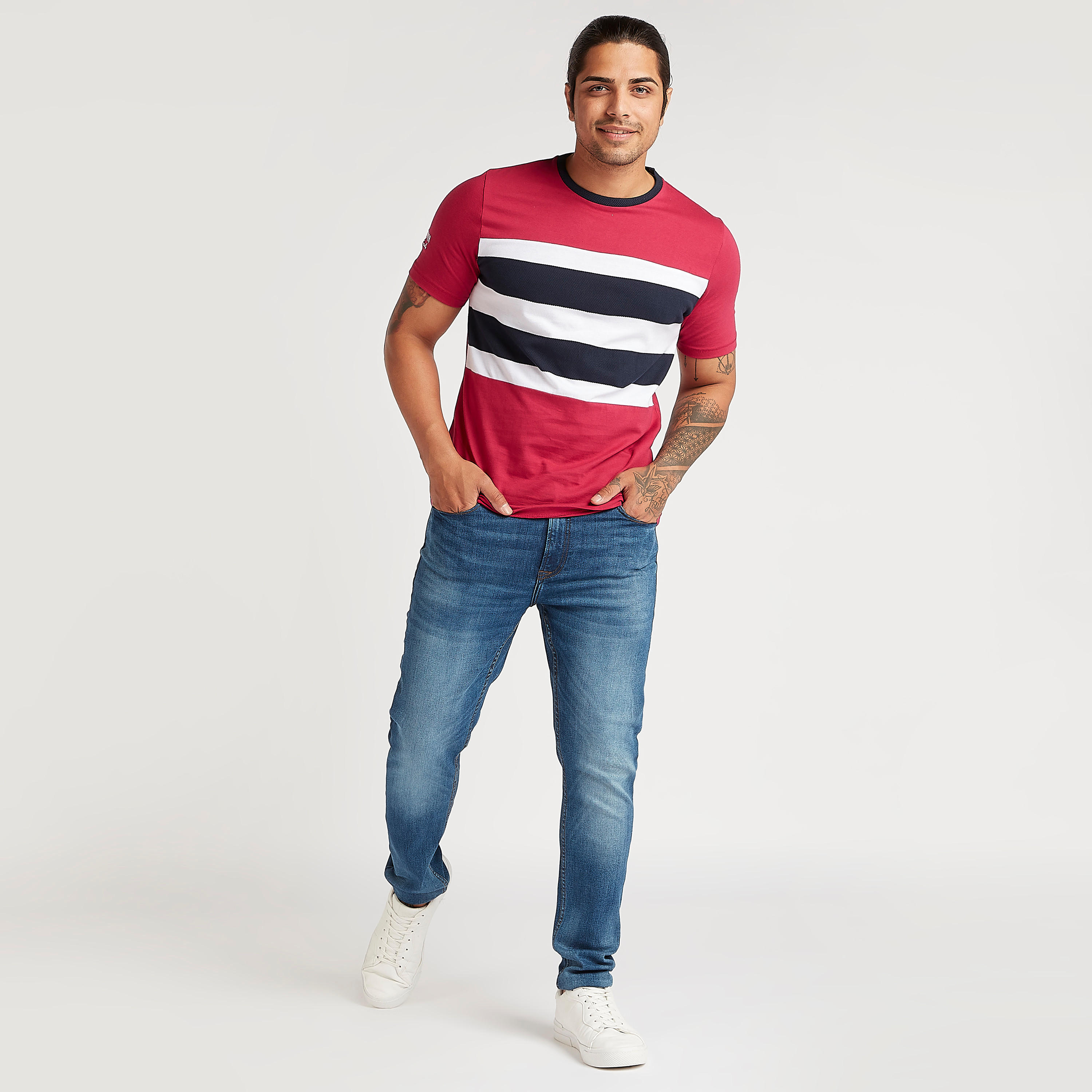 تيشيرت مقلّم بياقة ضيّقة وأكمام قصيرة من لي كوبر-men-clothing-tshirtsandpolos-tshirts-image-2