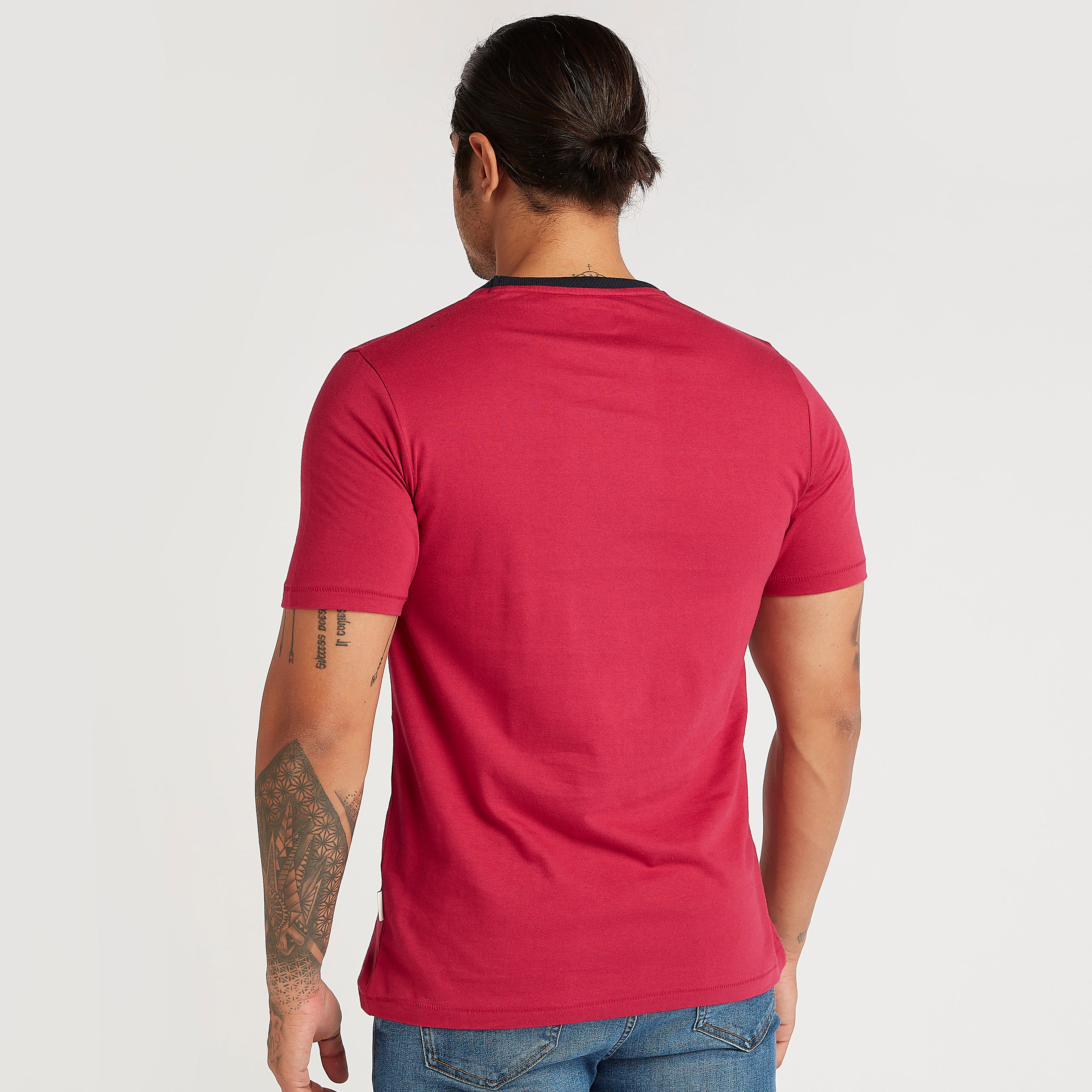 تيشيرت مقلّم بياقة ضيّقة وأكمام قصيرة من لي كوبر-men-clothing-tshirtsandpolos-tshirts-image-4