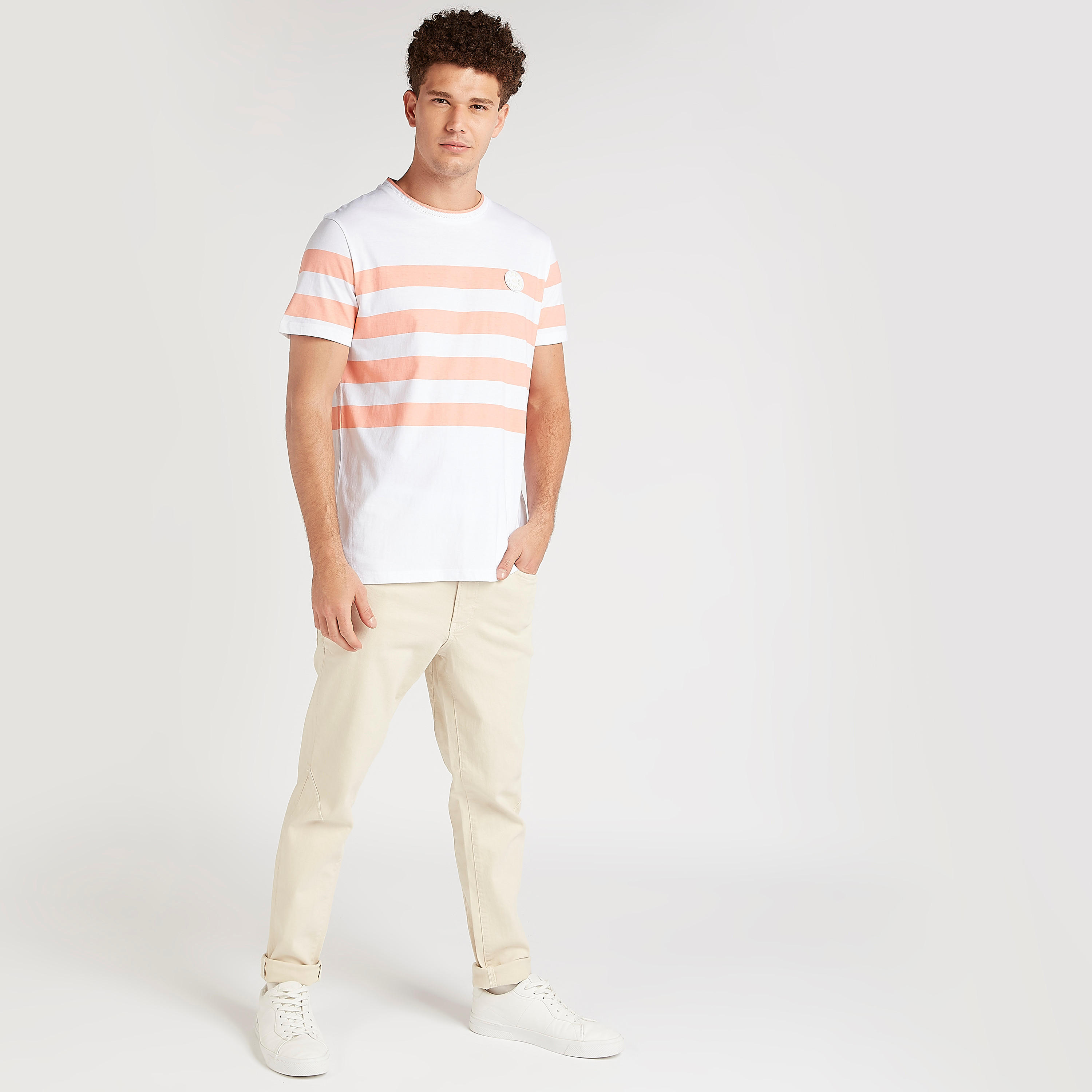 تيشيرت مقلّم بياقة ضيّقة وأكمام قصيرة من لي كوبر-men-clothing-tshirtsandpolos-tshirts-image-2