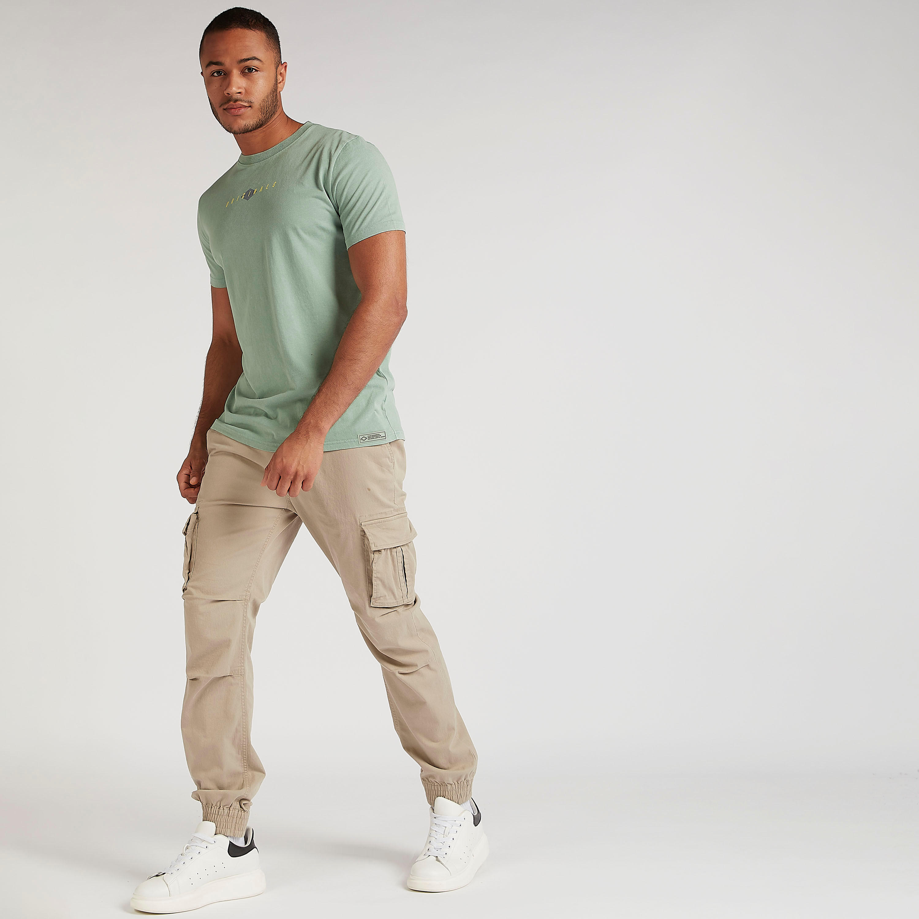 تيشيرت بياقة ضيّقة وأكمام قصيرة من لي كوبر-men-clothing-tshirtsandpolos-tshirts-image-6