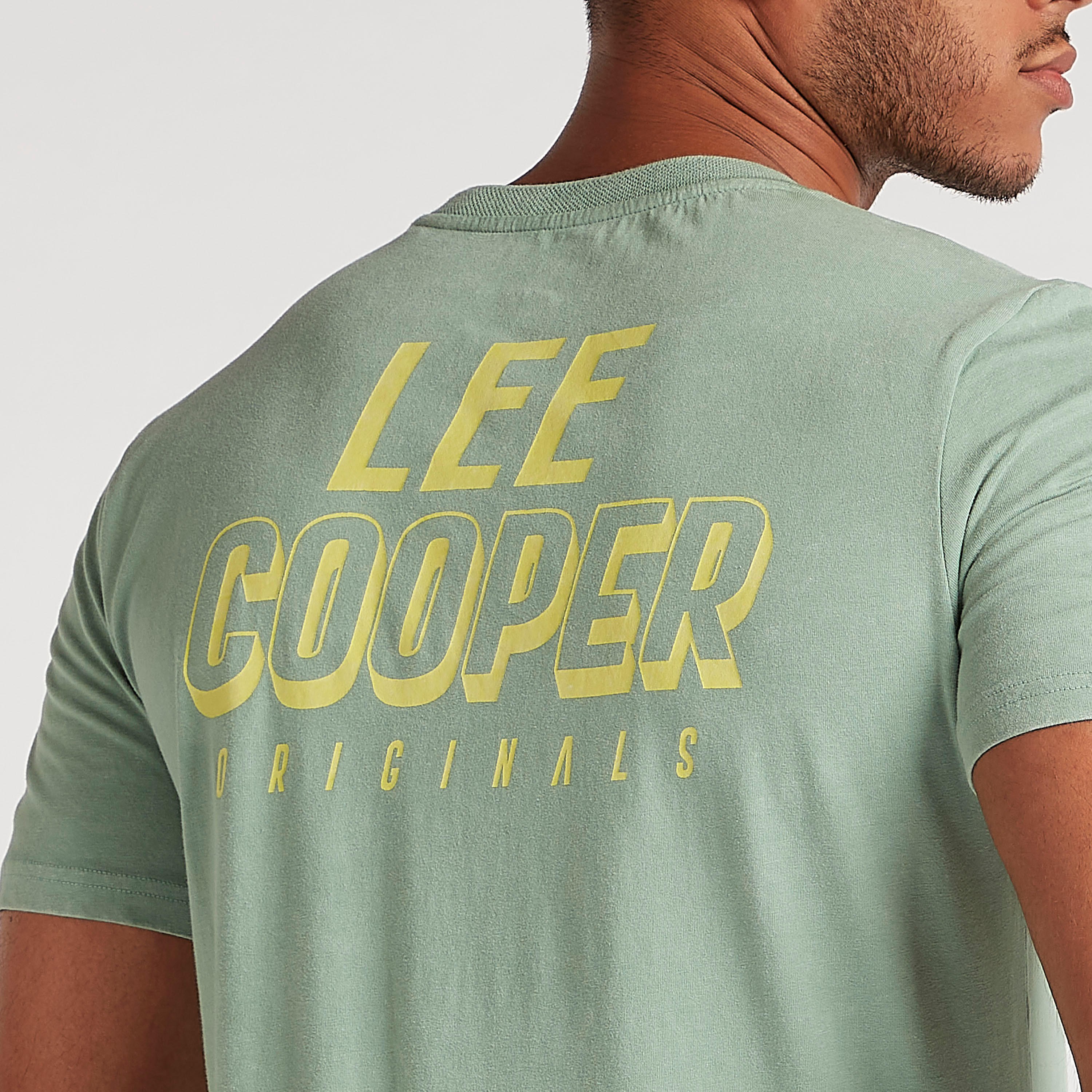 تيشيرت بياقة ضيّقة وأكمام قصيرة من لي كوبر-men-clothing-tshirtsandpolos-tshirts-image-3