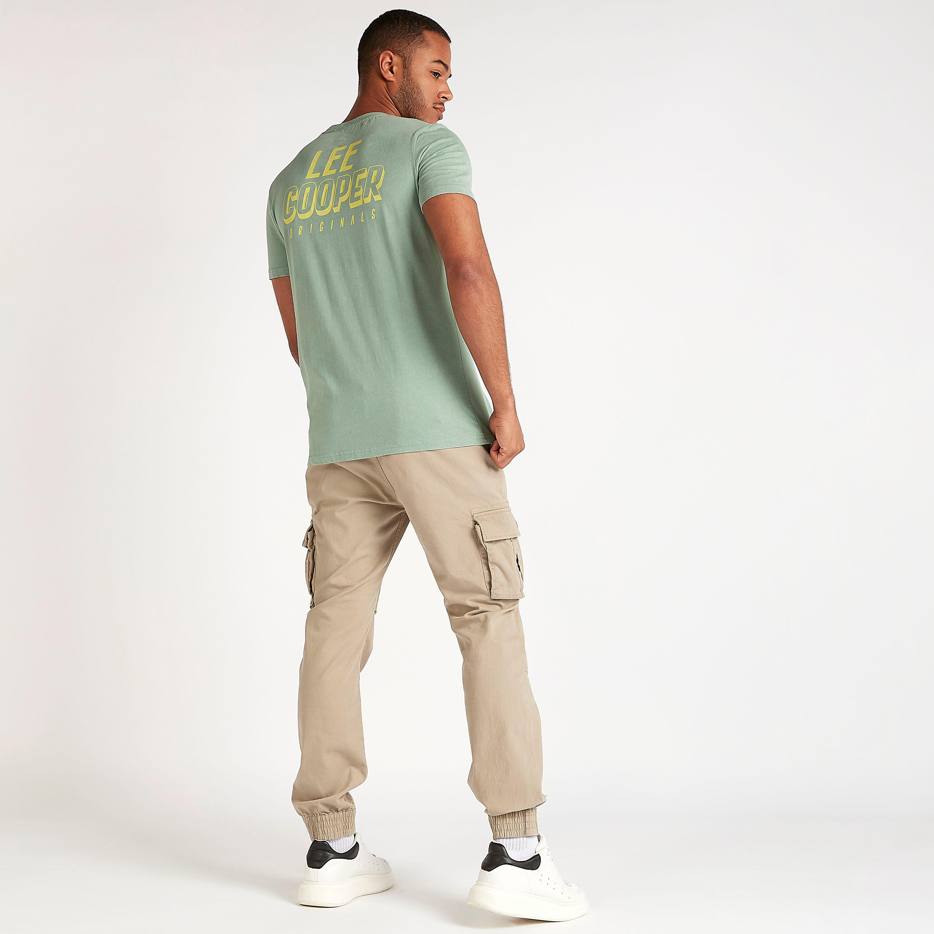 تيشيرت بياقة ضيّقة وأكمام قصيرة من لي كوبر-men-clothing-tshirtsandpolos-tshirts-image-1