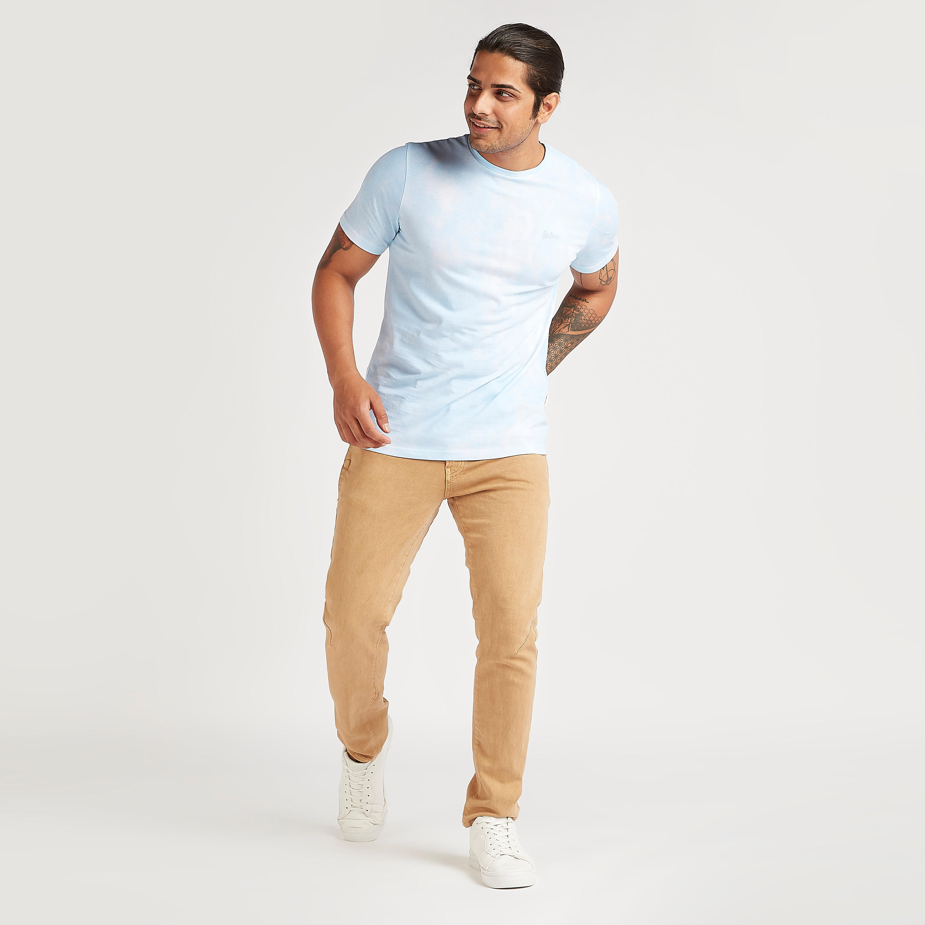 تيشيرت بياقة ضيّقة وأكمام قصيرة من لي كوبر-men-clothing-tshirtsandpolos-tshirts-image-2