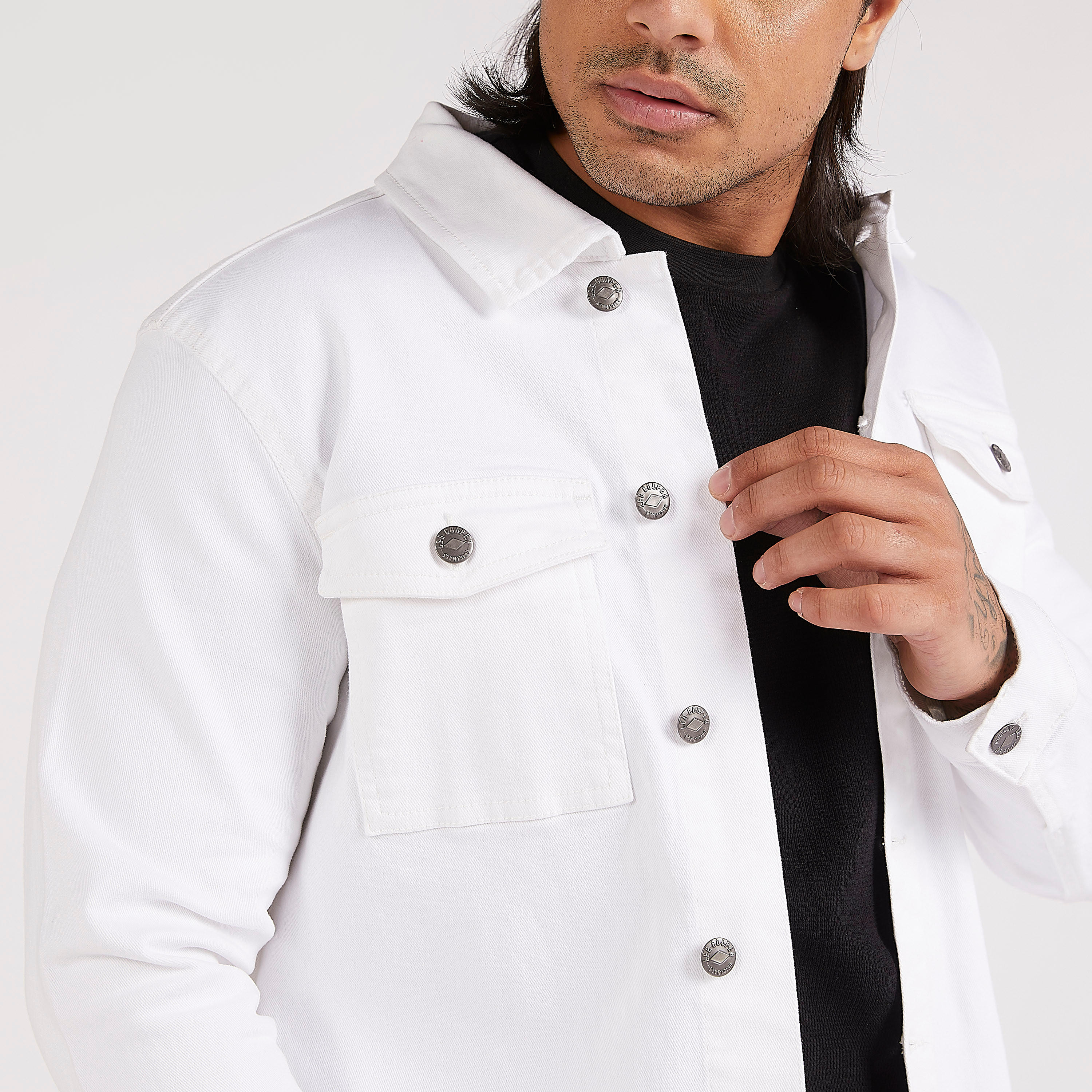 قميص دينم بجيوب بطيّة من لي كوبر-men-clothing-jacketsandblazers-jackets-image-2