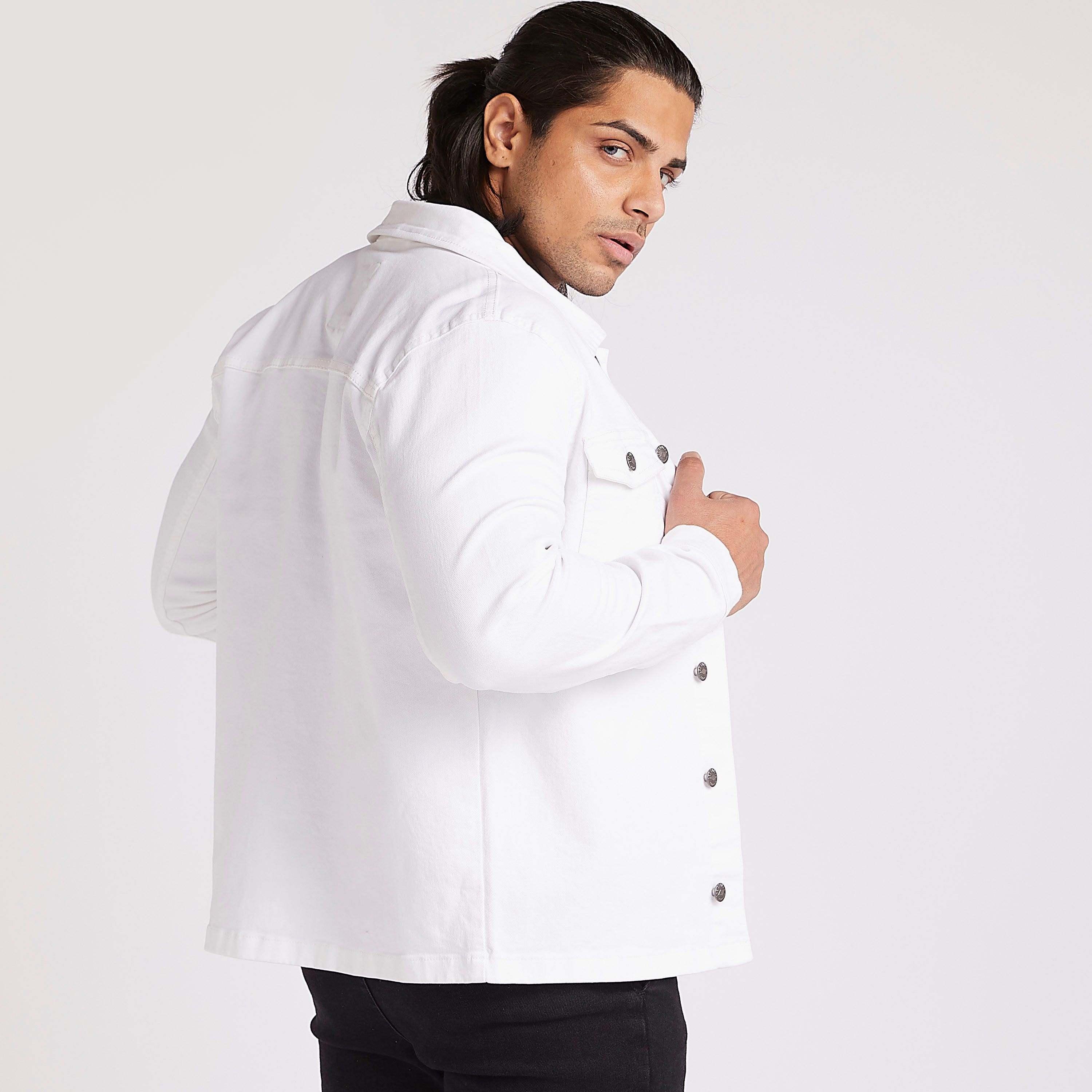 قميص دينم بجيوب بطيّة من لي كوبر-men-clothing-jacketsandblazers-jackets-image-1