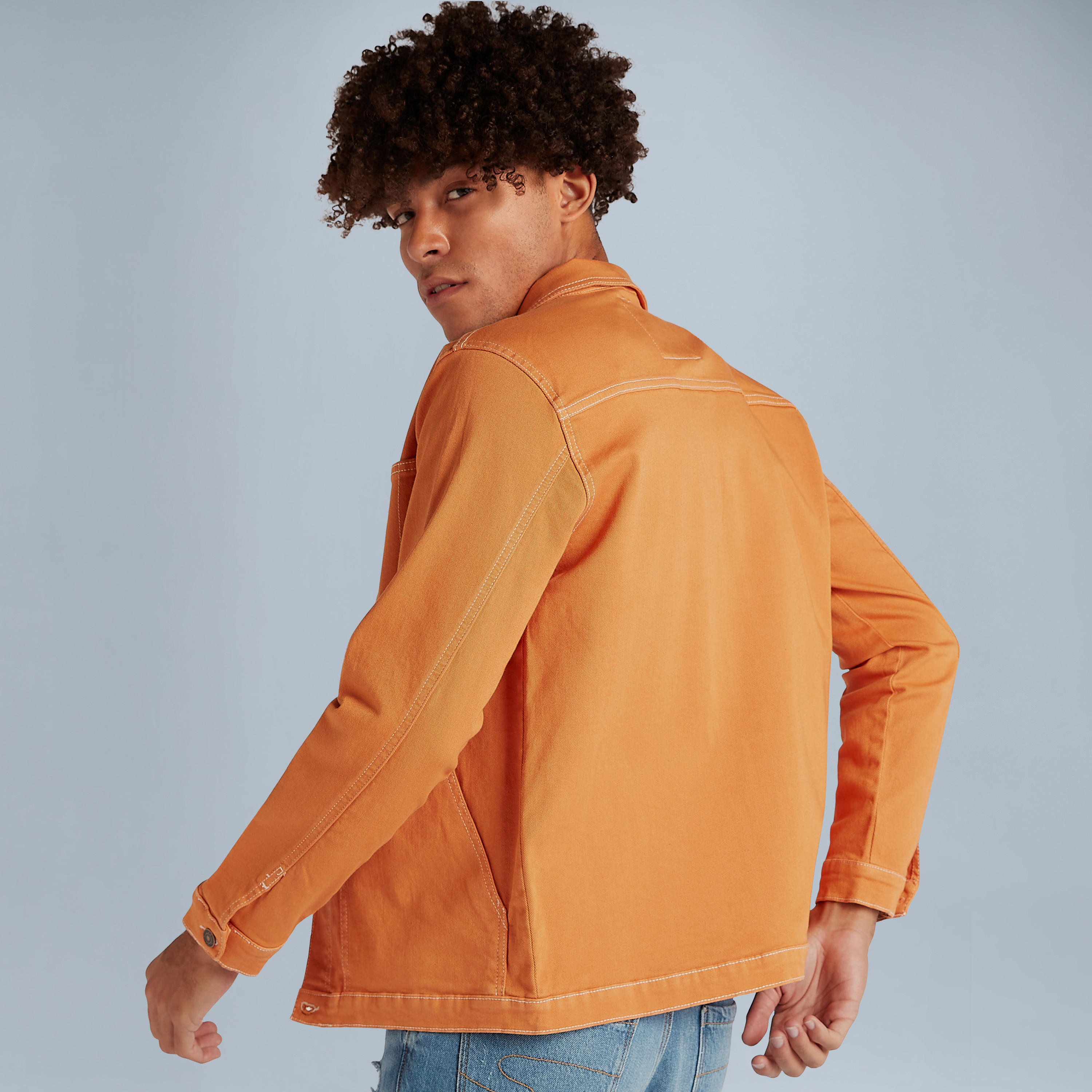 جاكيت دينم بقبّعة وأكمام طويلة من لي كوبر-men-clothing-jacketsandblazers-jackets-image-5