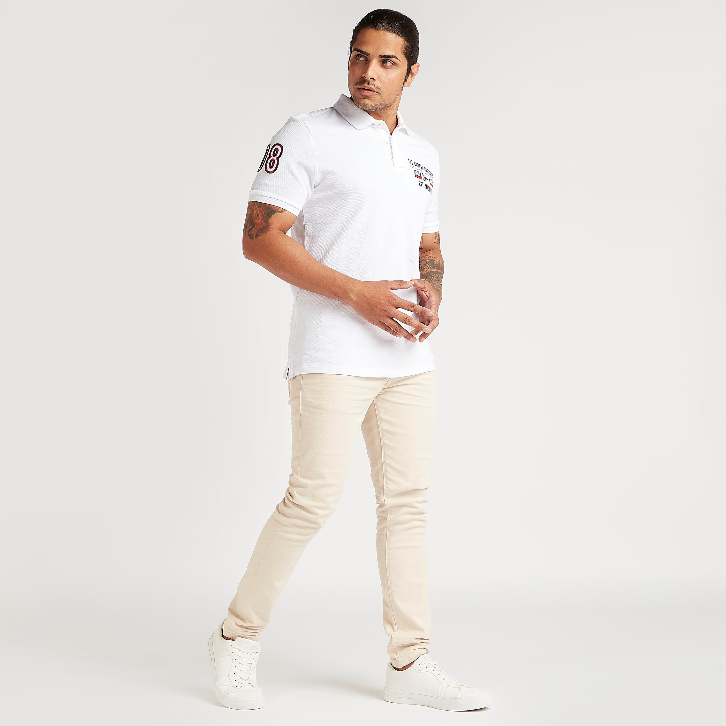 تيشيرت بولو مطرّز بأكمام قصيرة من لي كوبر-men-clothing-tshirtsandpolos-polos-image-2