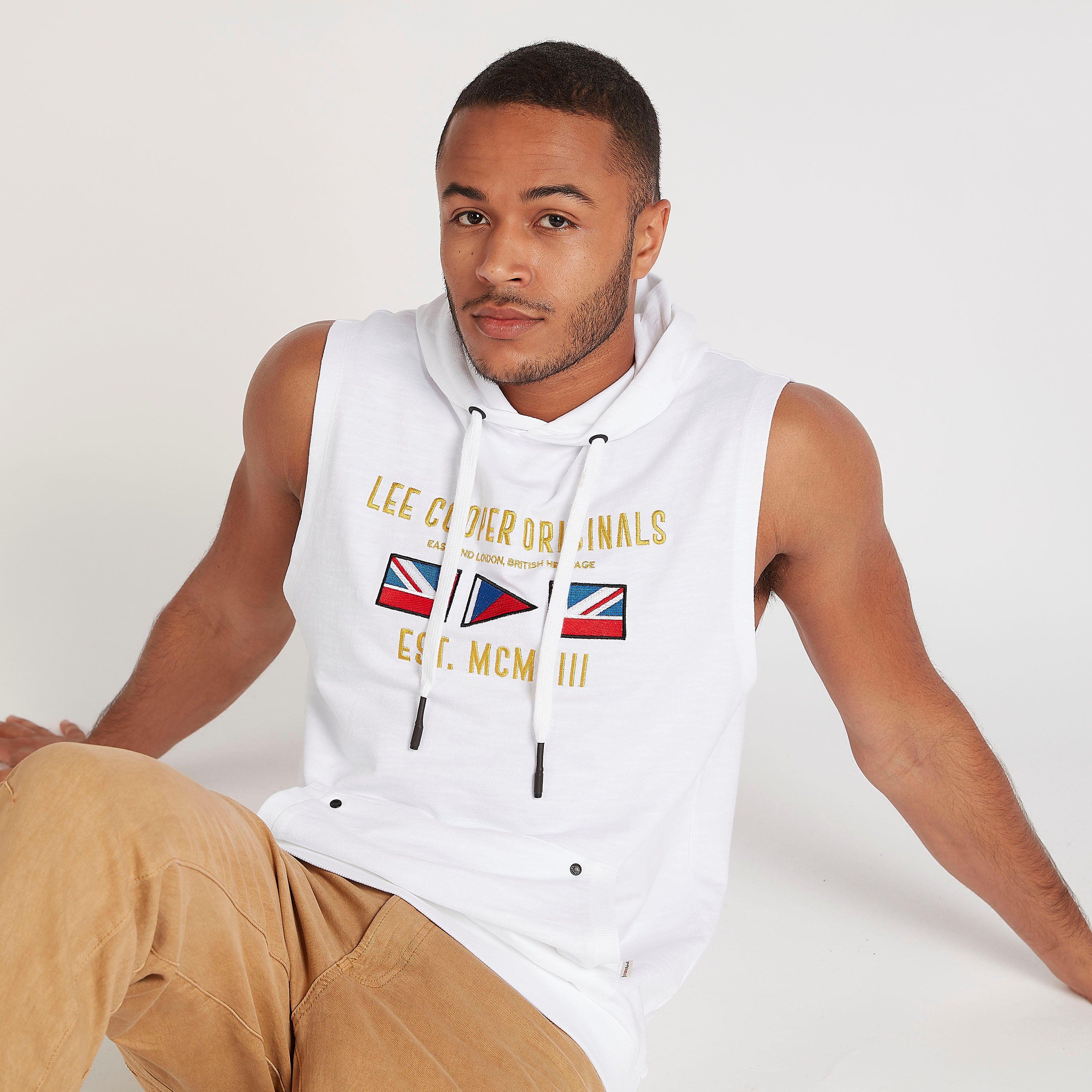 هودي دون أكمام بطبعات وجيب كنغر من لي كوبر-men-clothing-tshirtsandpolos-tshirts-image-1