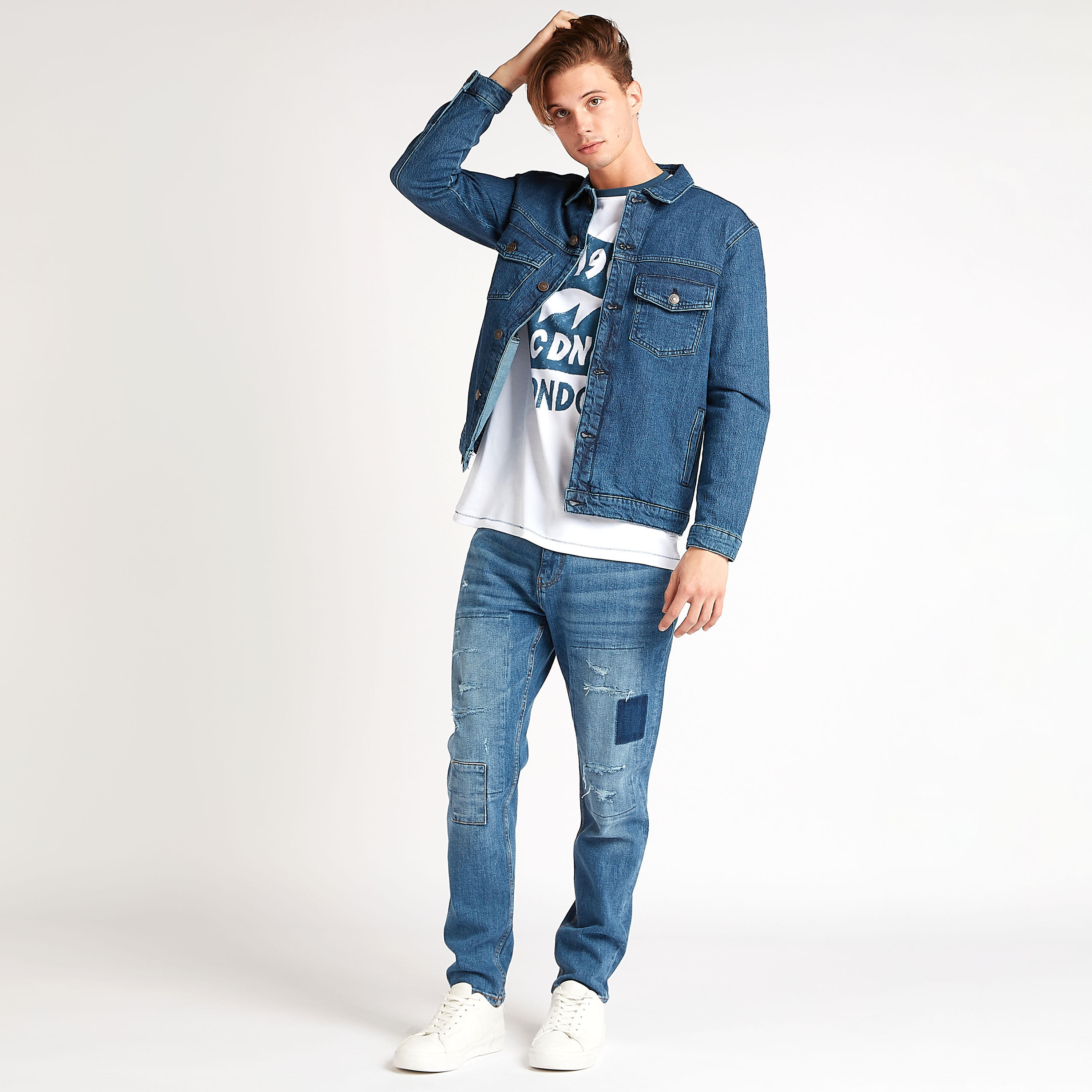 تيشيرت واسع بياقة ضيّقة وأكمام قصيرة وطبعات من لي كوبر-men-clothing-tshirtsandpolos-tshirts-image-4