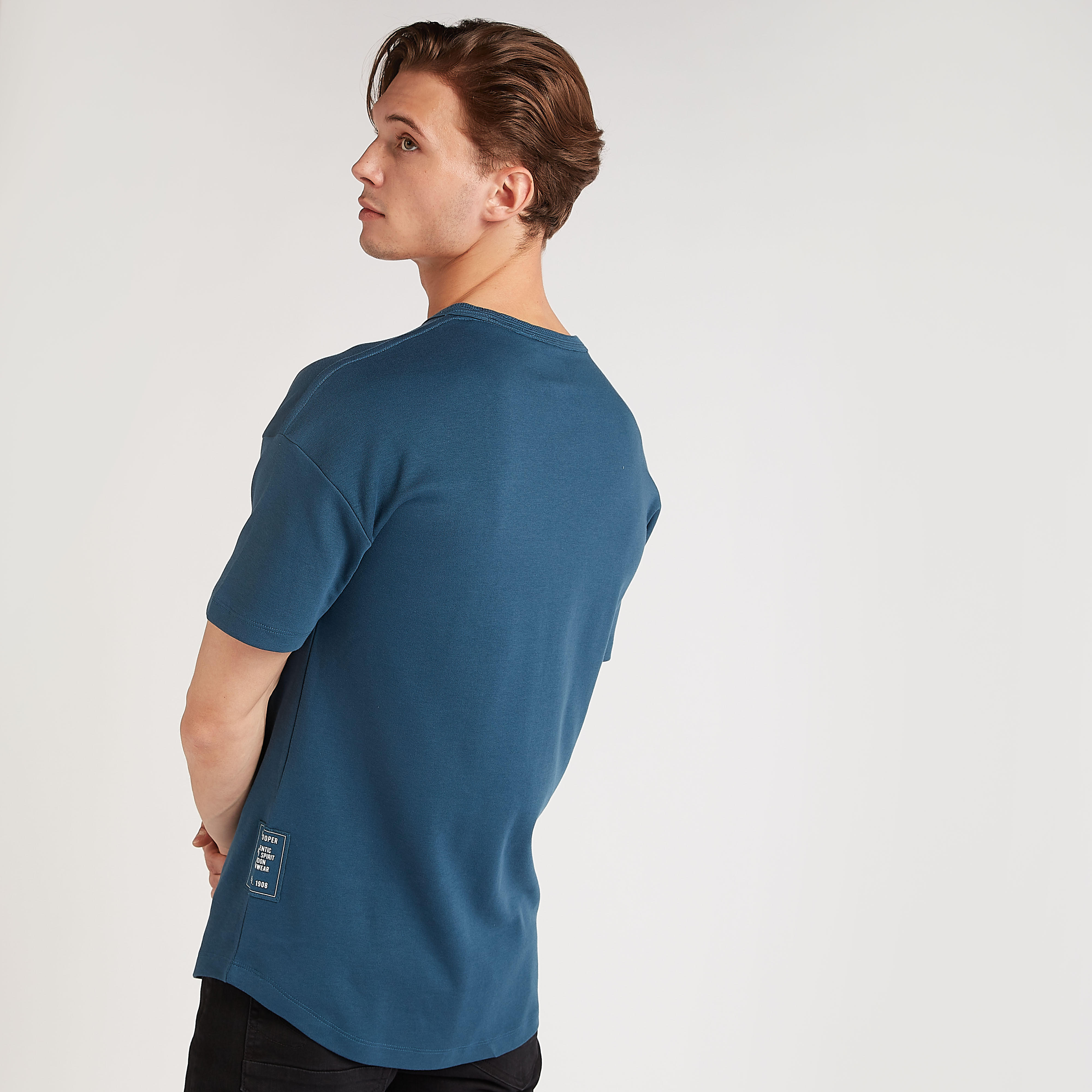 تيشيرت بياقة ضيّقة وأكمام قصيرة من لي كوبر-men-clothing-tshirtsandpolos-tshirts-image-4